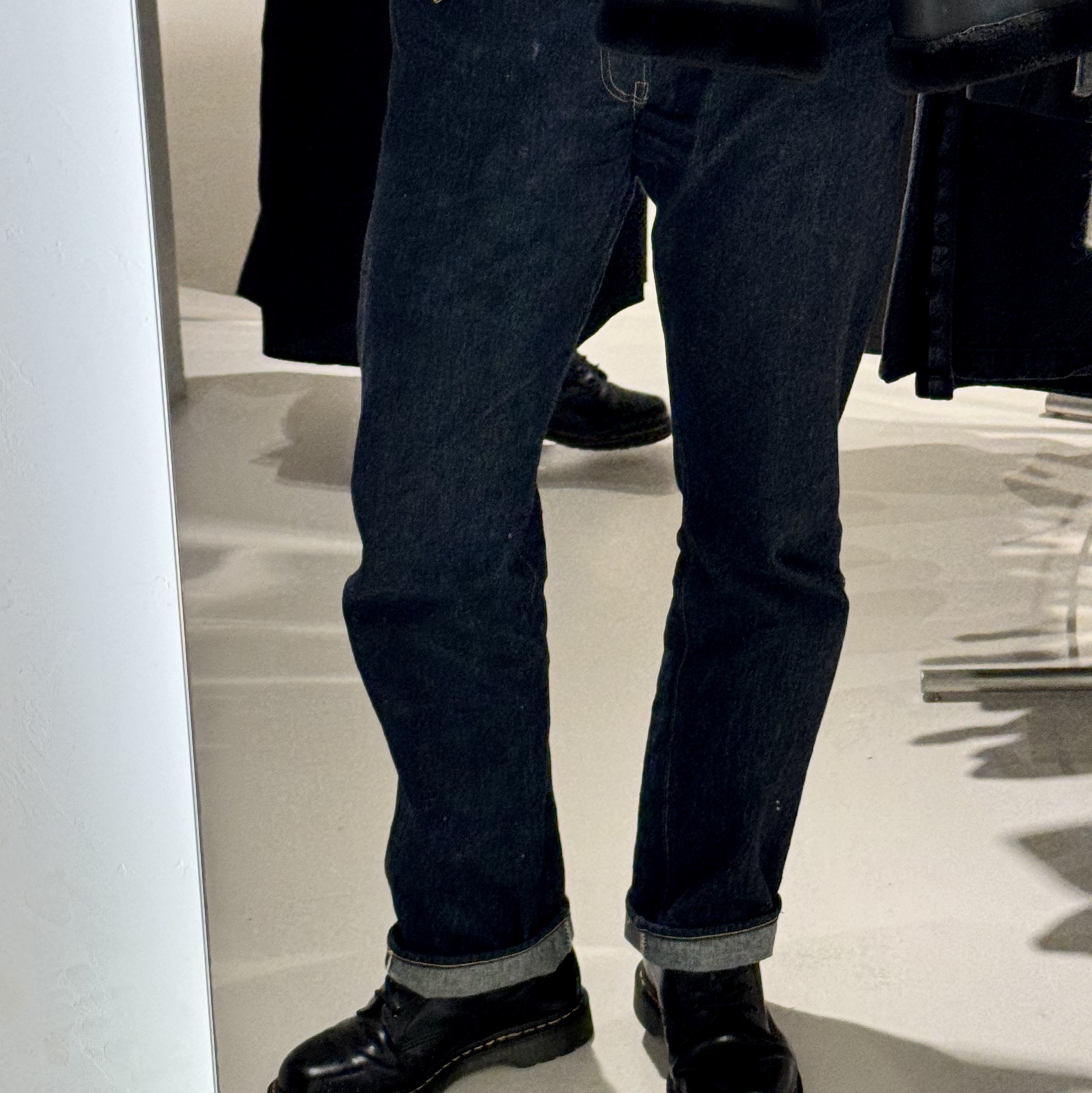Dr. Martens 1460 Smooth Boots Black 착용 스타일 - 3