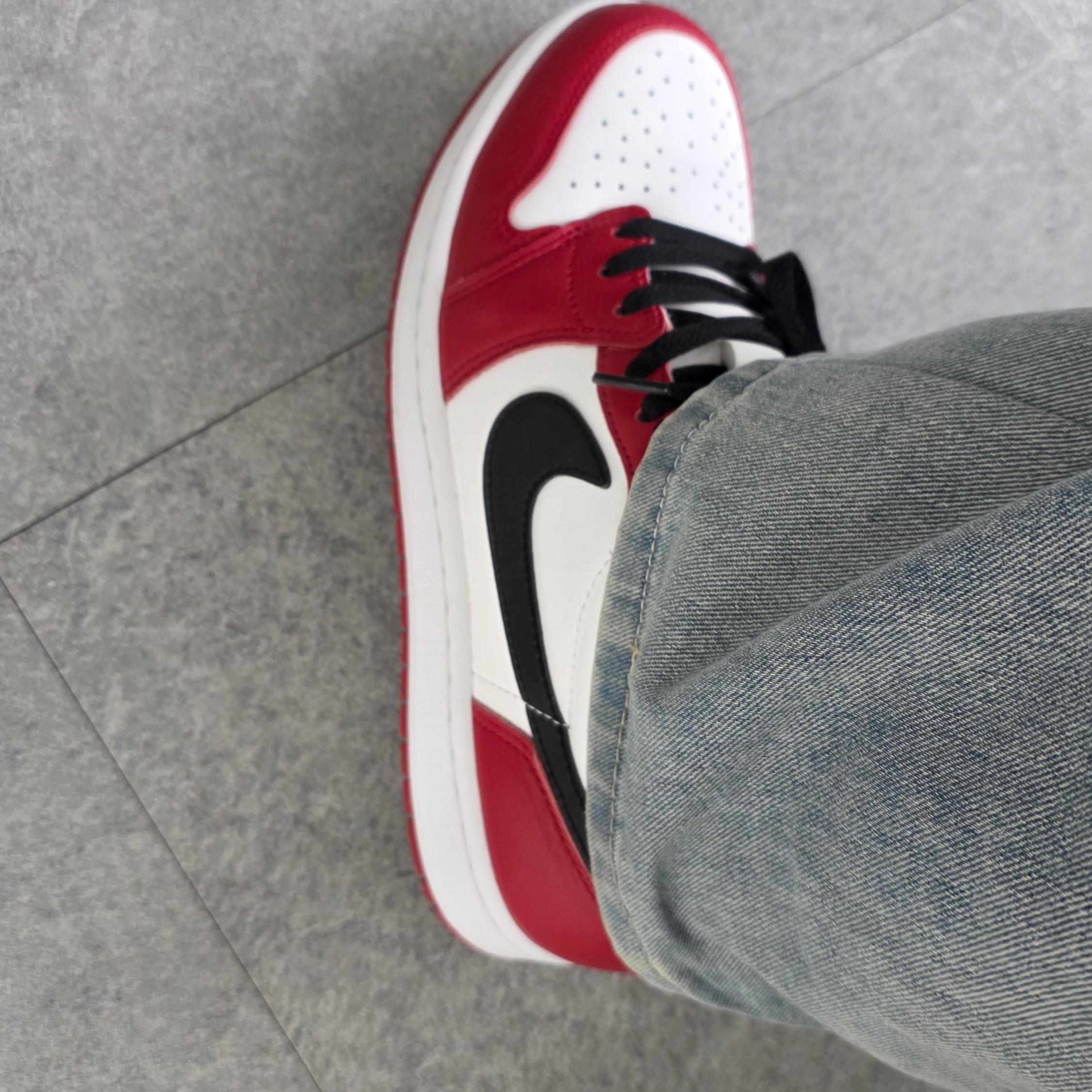 Jordan 1 Retro Low OG Chicago 착용 스타일 - 3