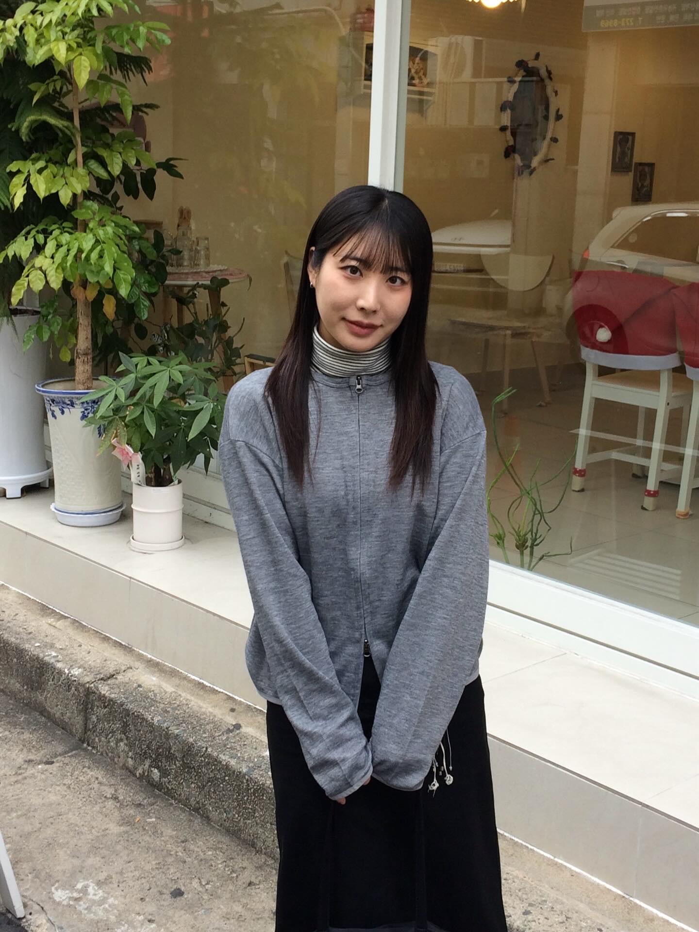 SLOW RECORD HOUSE Round Zip-Up Cardigan Grey 착용 스타일 - 6