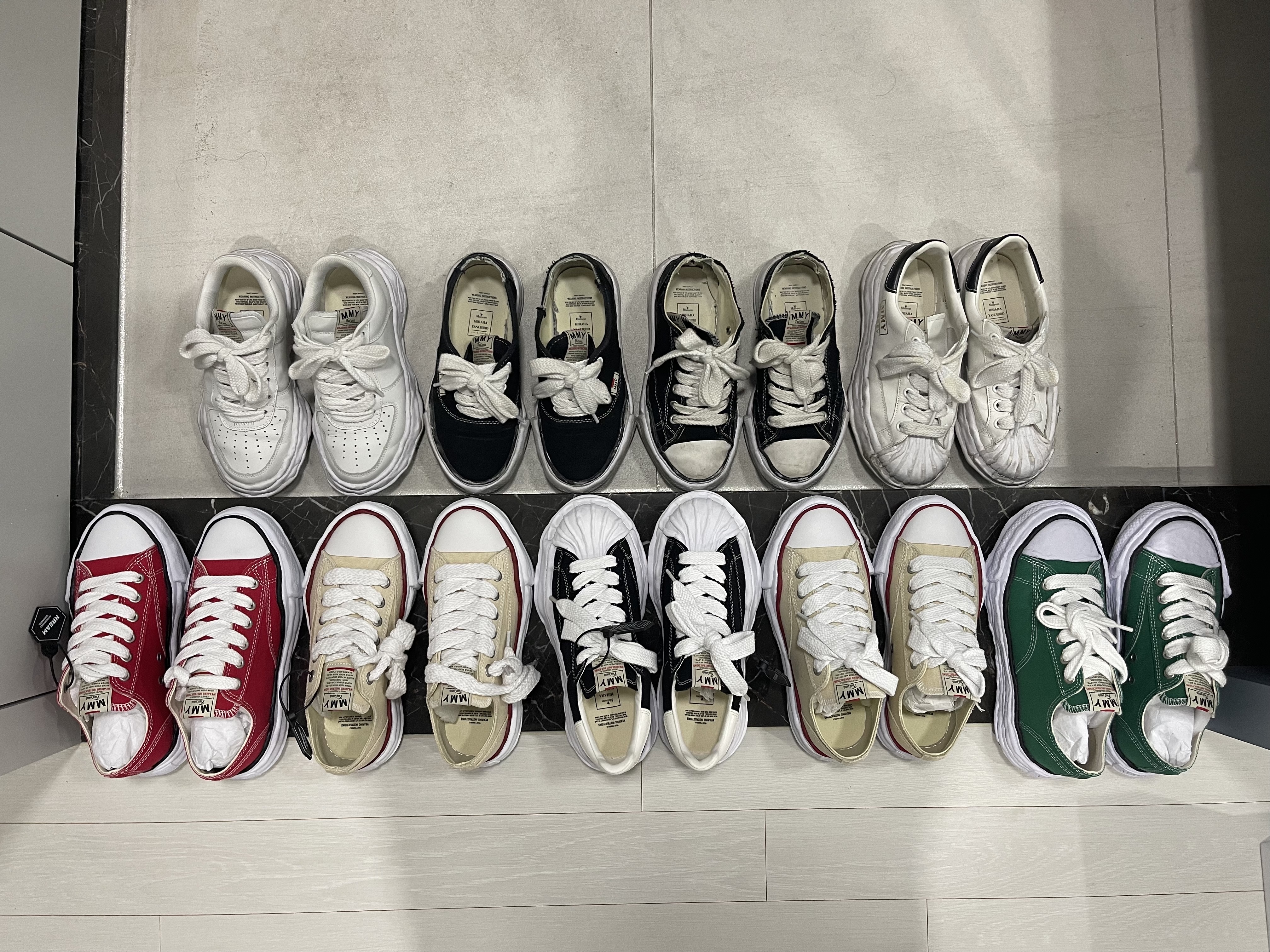Maison Mihara Yasuhiro Peterson OG Sole Canvas Low-top Sneakers Natural, Maison Mihara Yasuhiro Peterson OG Sole Canvas Low Sneakers Red 착용 스타일
