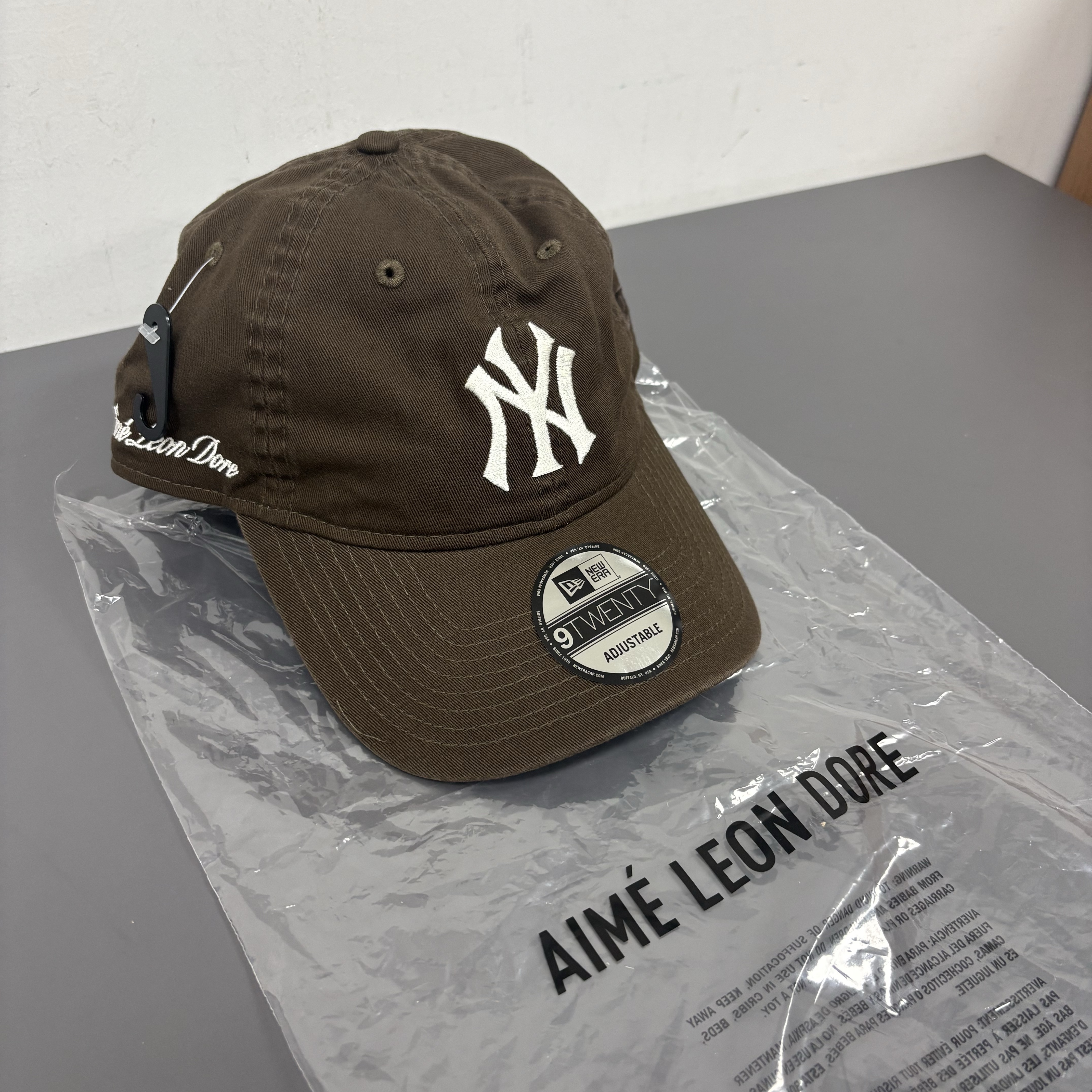 Aime Leon Dore x New Era Yankees Ballpark Hat Coffee Bean ์ฐฉ์ฉ ์คํ์ผ