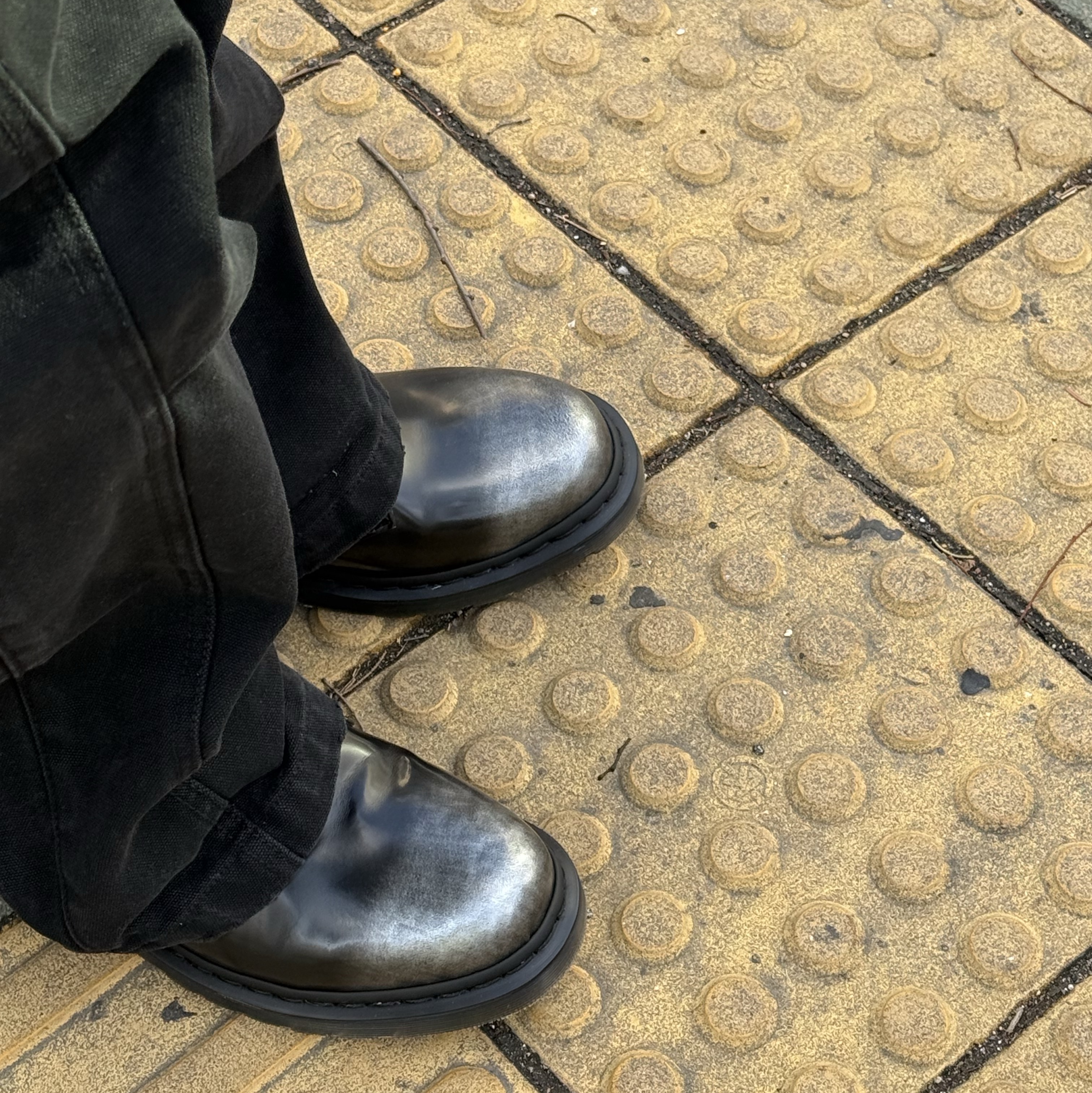 Dr. Martens 1461 Silver Arcadia Multi 착용 스타일
