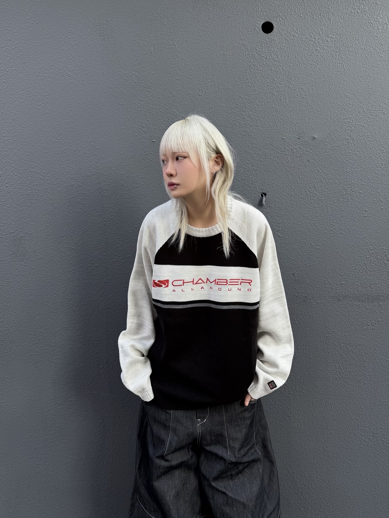 SPORT CHAMBER x Coca-Cola Sweater Black 착용 스타일