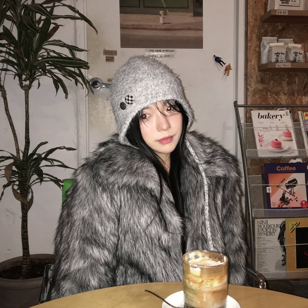 SOMSOC Fuzzy Earflab Beanie Melange Grey 착용 스타일 - 2