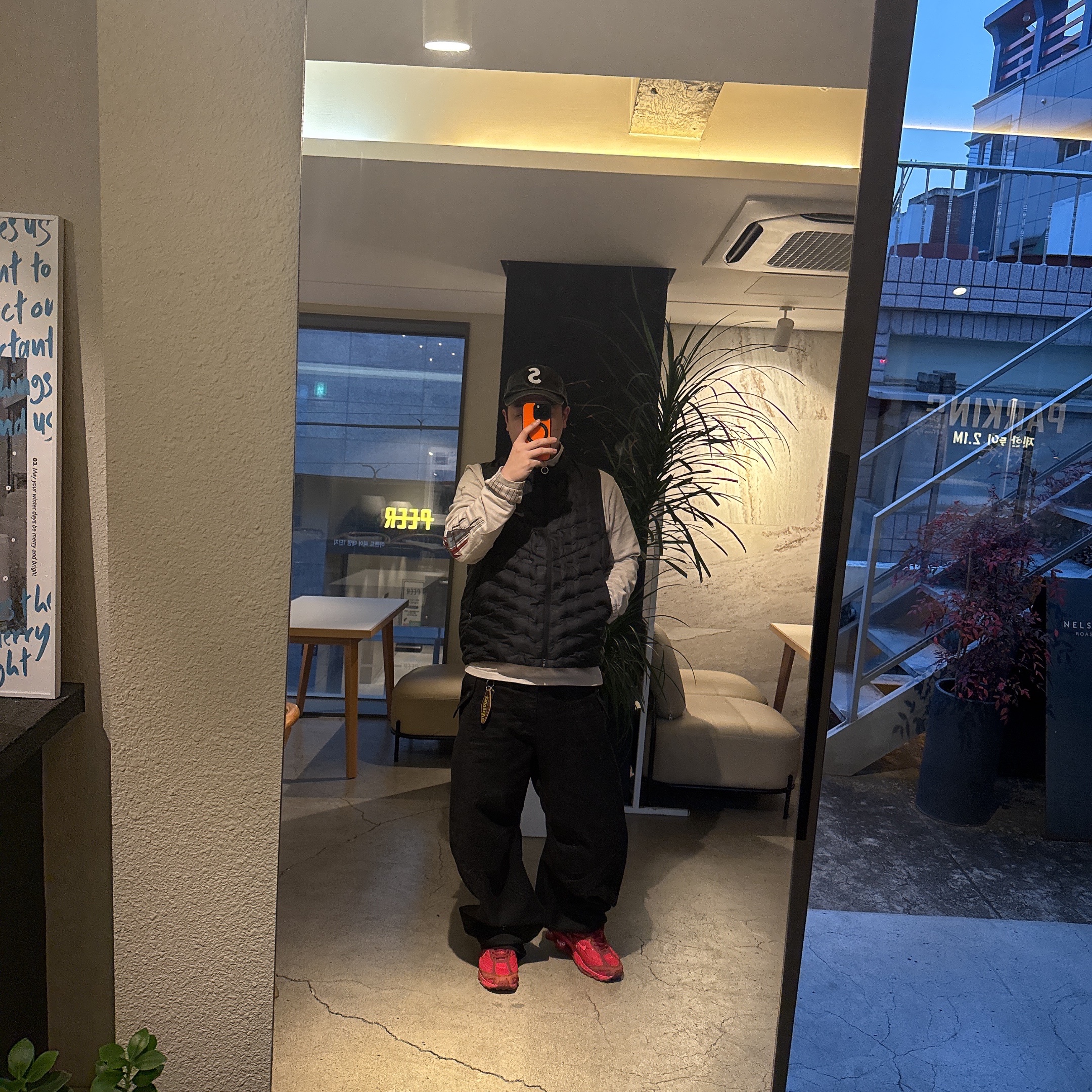 Supreme Pigment S Logo 6-Panel Black - 24FW, Nike ACG Lava Flow Therma-Fit ADV Jacket Black Summit White - Asia 착용 스타일 - 2