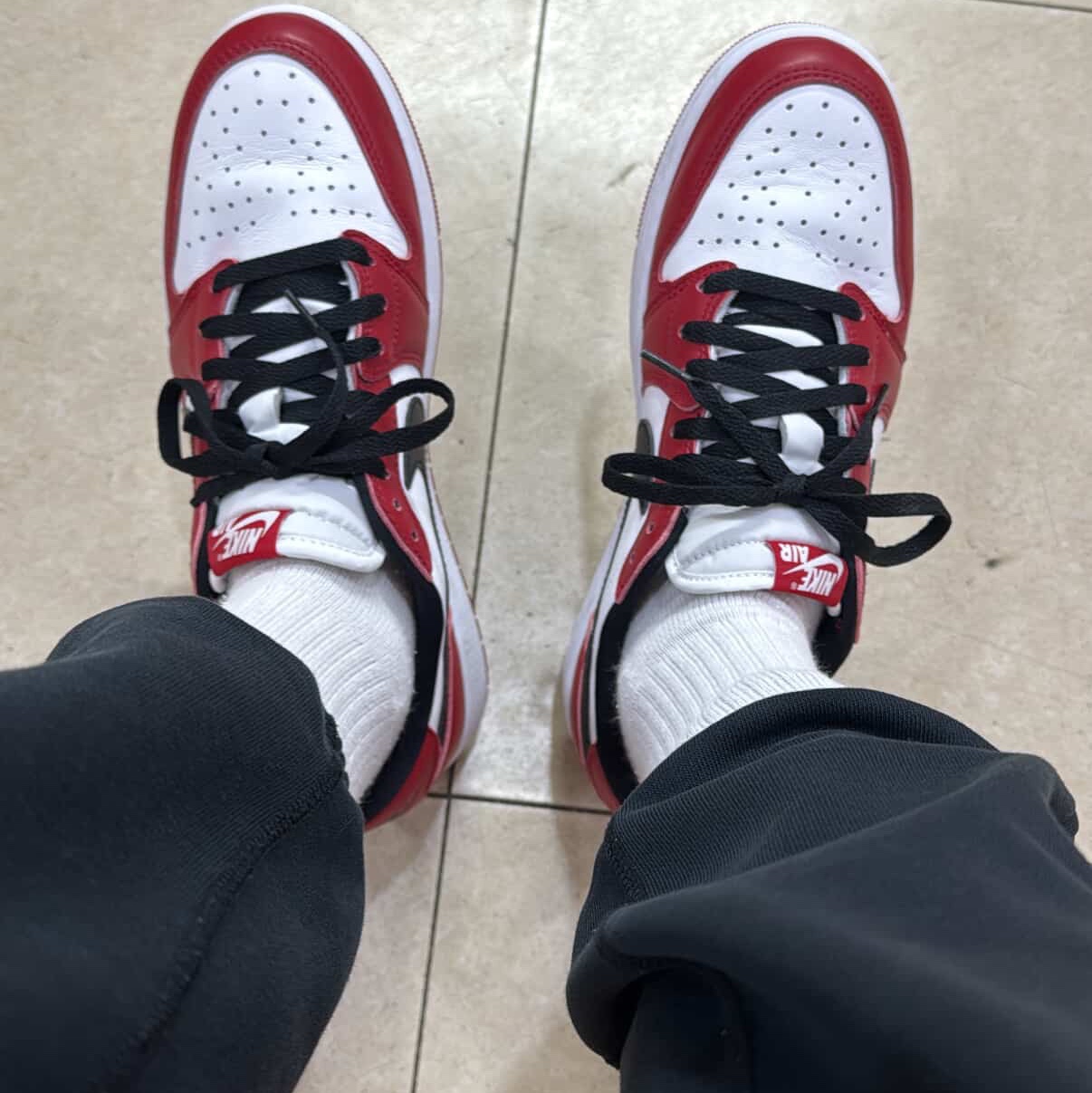 Jordan 1 Retro Low OG Chicago, Nike Dri-Fit Standard Issue Basketball Pants Black - Asia 착용 스타일