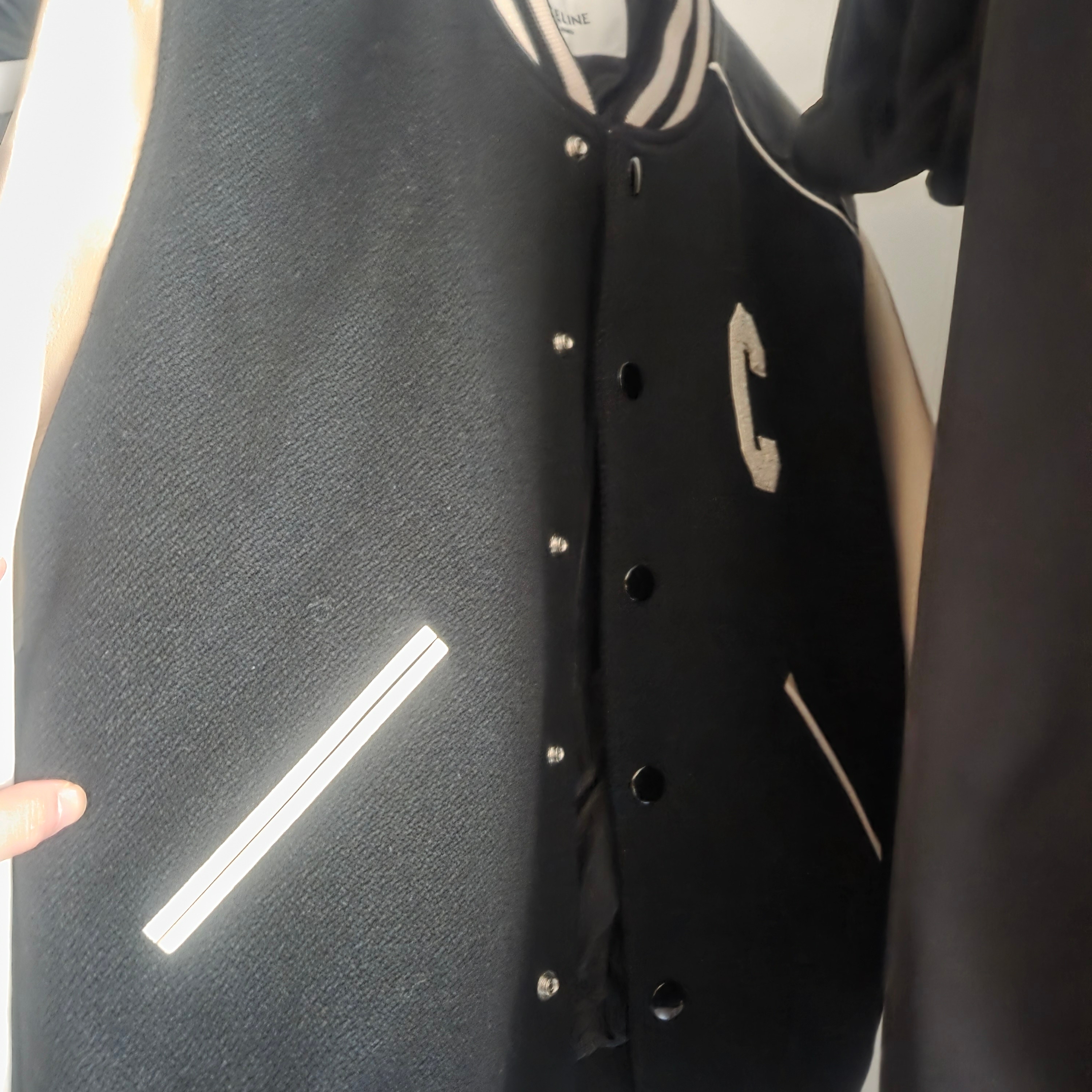Celine Classic Teddy Jacket in Textured Wool Black 착용 스타일 - 2