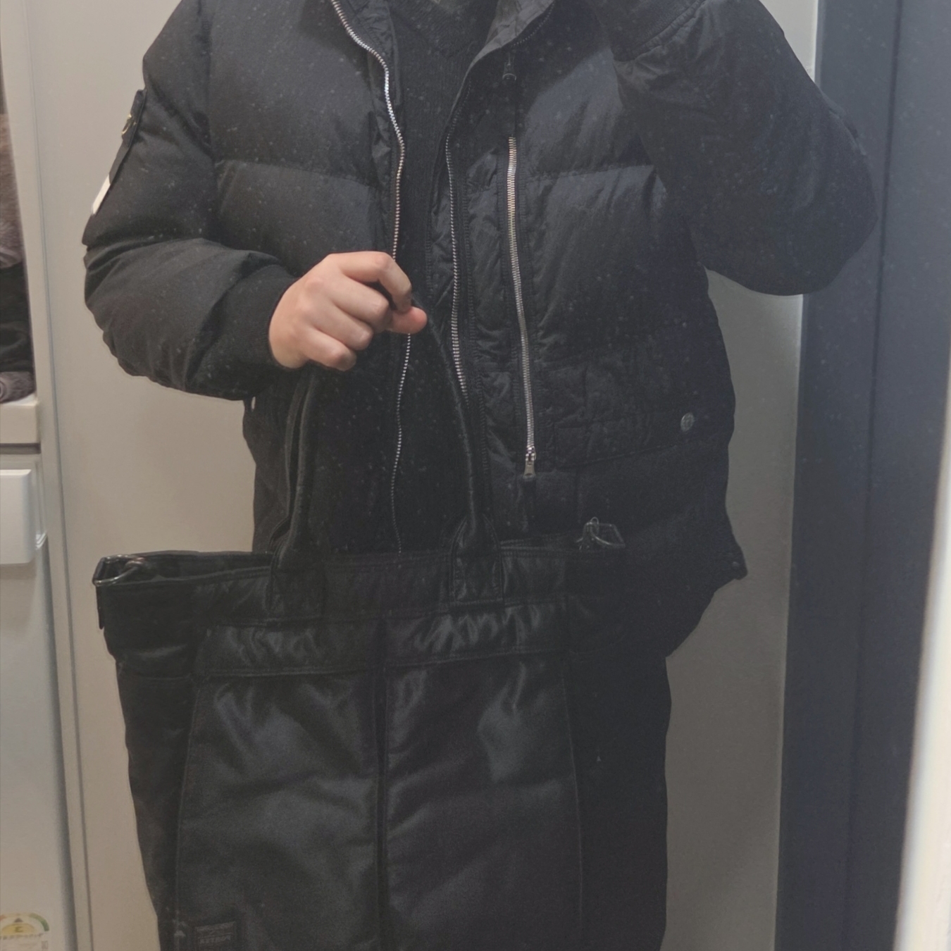 Stone Island 4100088 Nylon Metal In Econyl Hooded Down Parka with Anti-Drop and Zip Pockets Dark Teal Green - 25FW, Porter All New Tanker Tote Bag L Black 착용 스타일 - 2