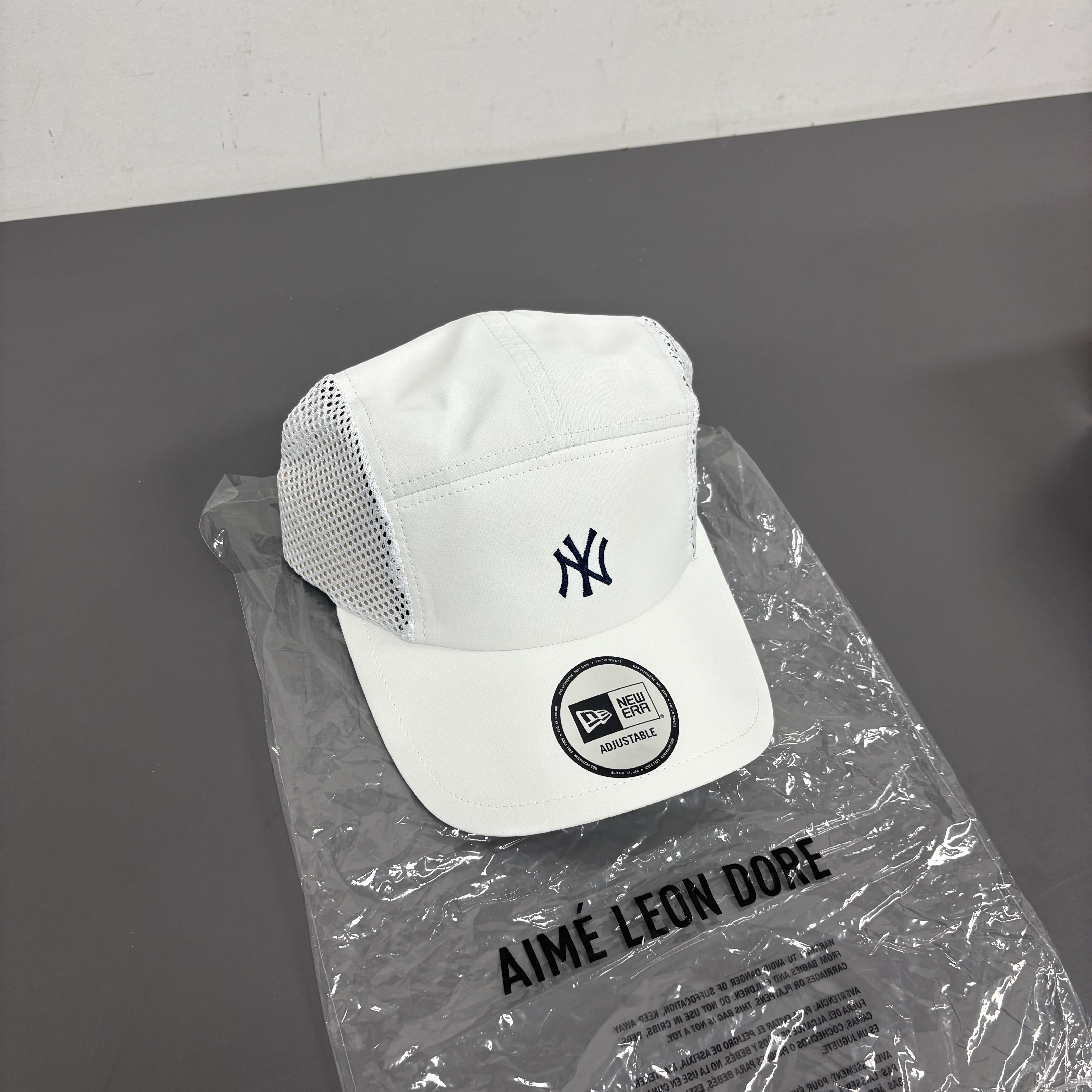 Aime Leon Dore x New Era Yankees Running Hat White ์ฐฉ์ฉ ์คํ์ผ - 1