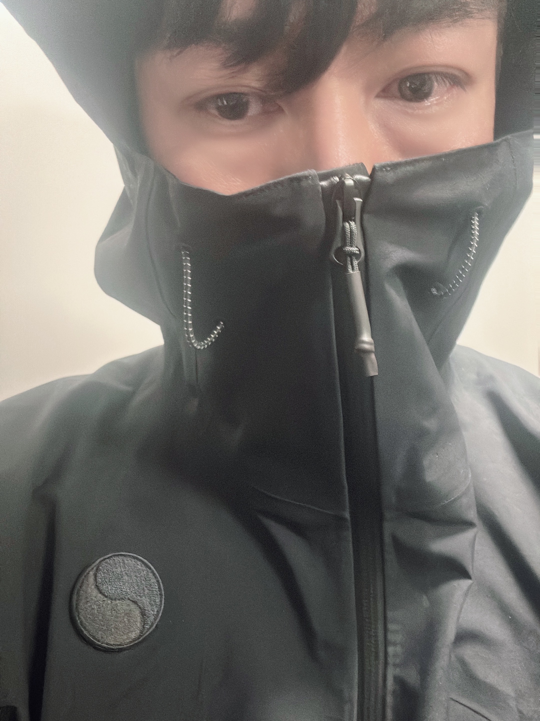 Our Legacy x Goldwin Gore-Tex 3L Jacket Jet Black 착용 스타일 - 1