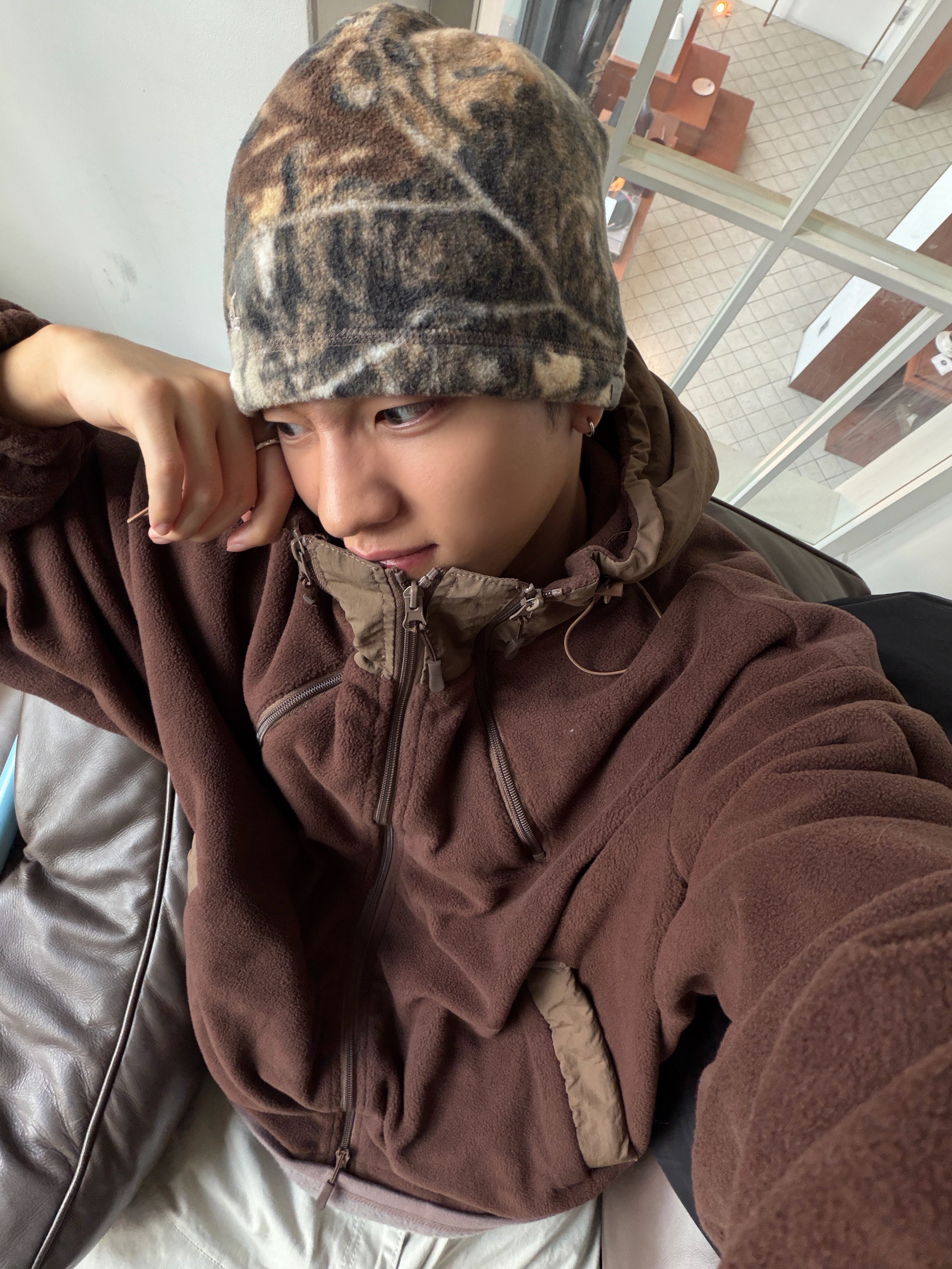 Thisisneverthat x New Era Reverse Fleece Beanie Realtree 착용 스타일 - 1