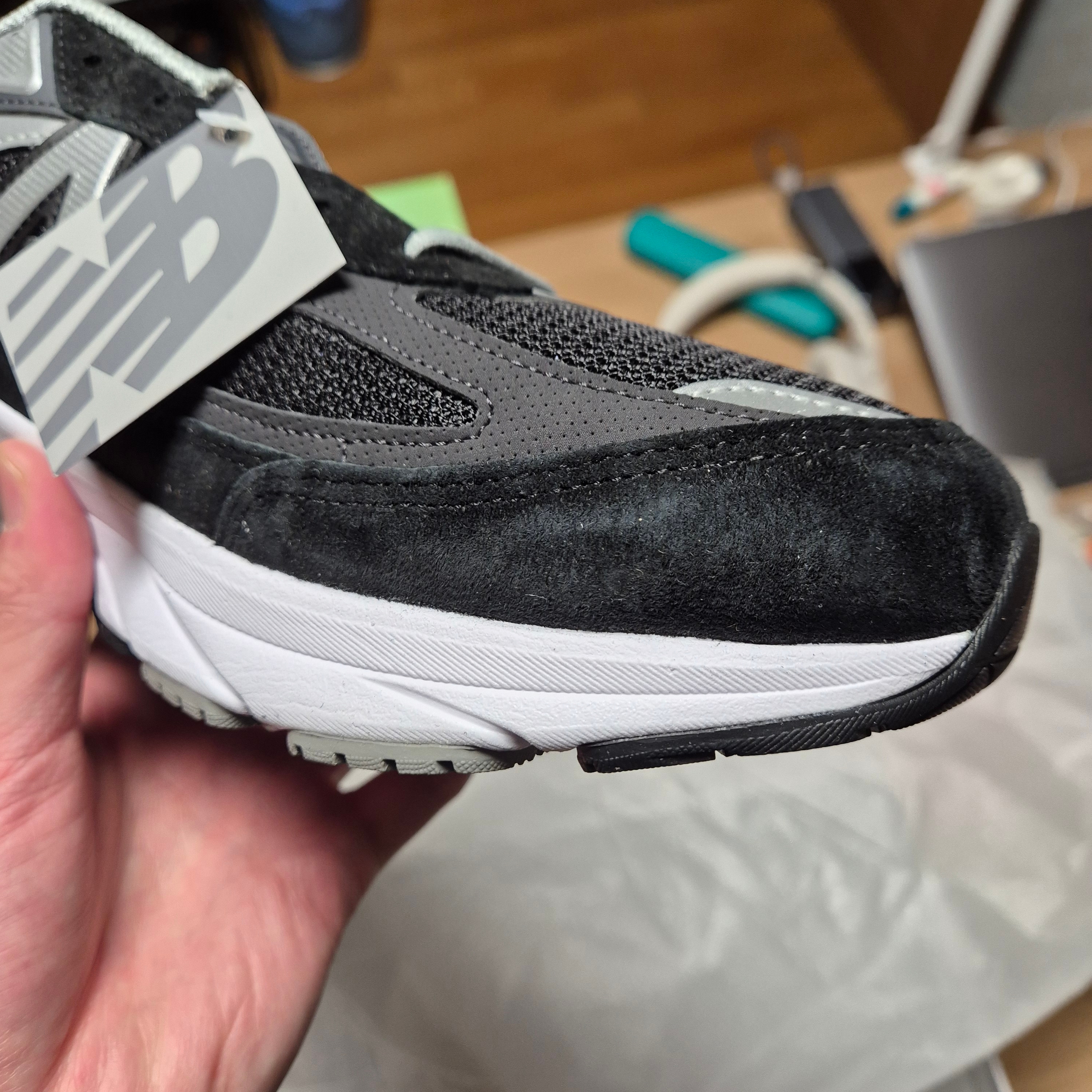 New Balance 990v6 Made in USA Black White 착용 스타일 - 2