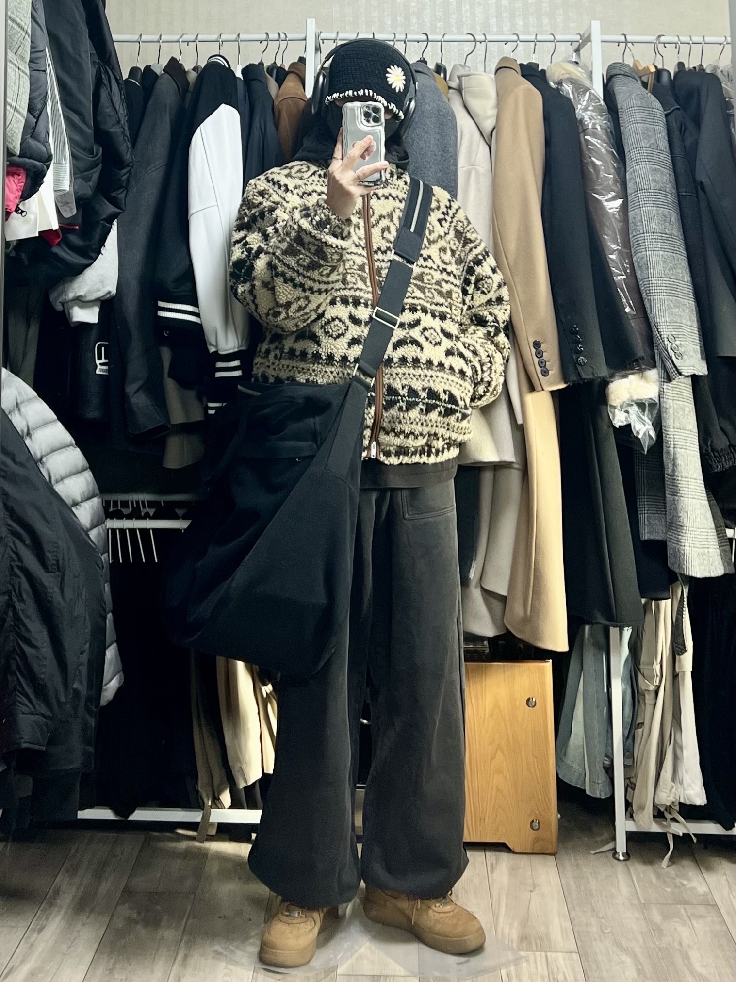 Polyteru Zip Hoodie Parka Used Black, Polyteru 1011 Fatigue Sweatpants 1.2v Bleached Black 착용 스타일