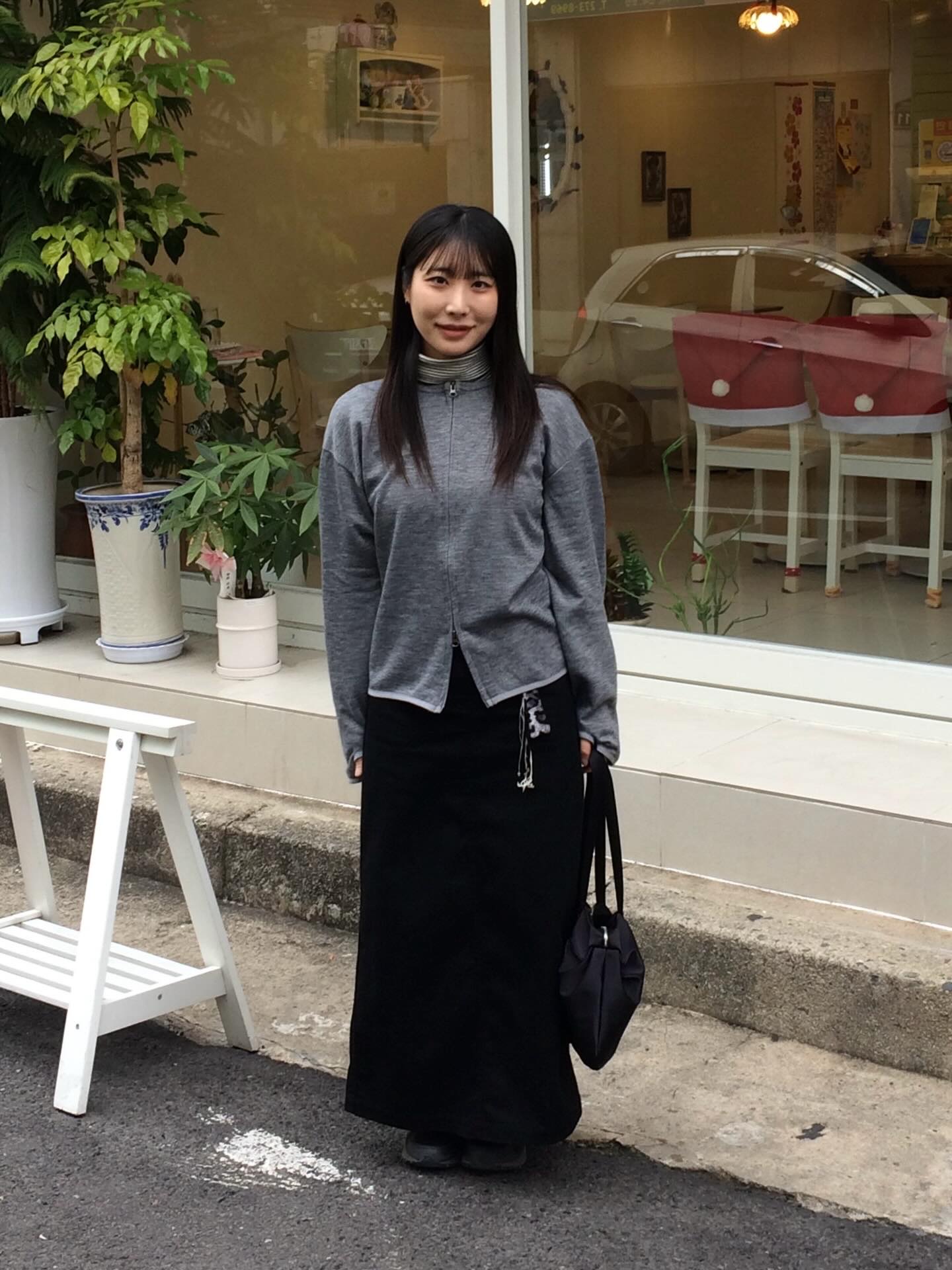 SLOW RECORD HOUSE Round Zip-Up Cardigan Grey 착용 스타일 - 5