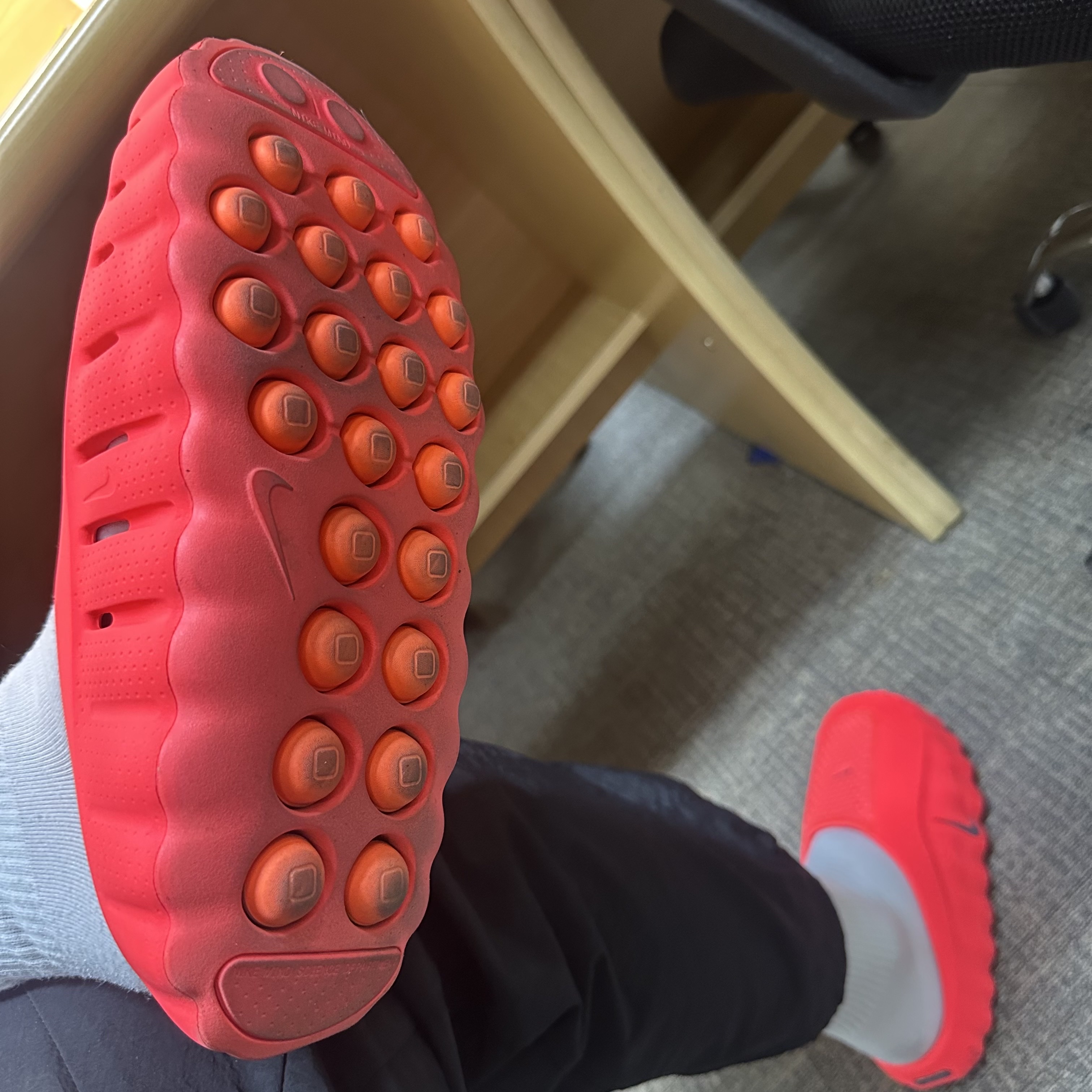 Nike Mind 001 Solar Red Chrome 착용 스타일