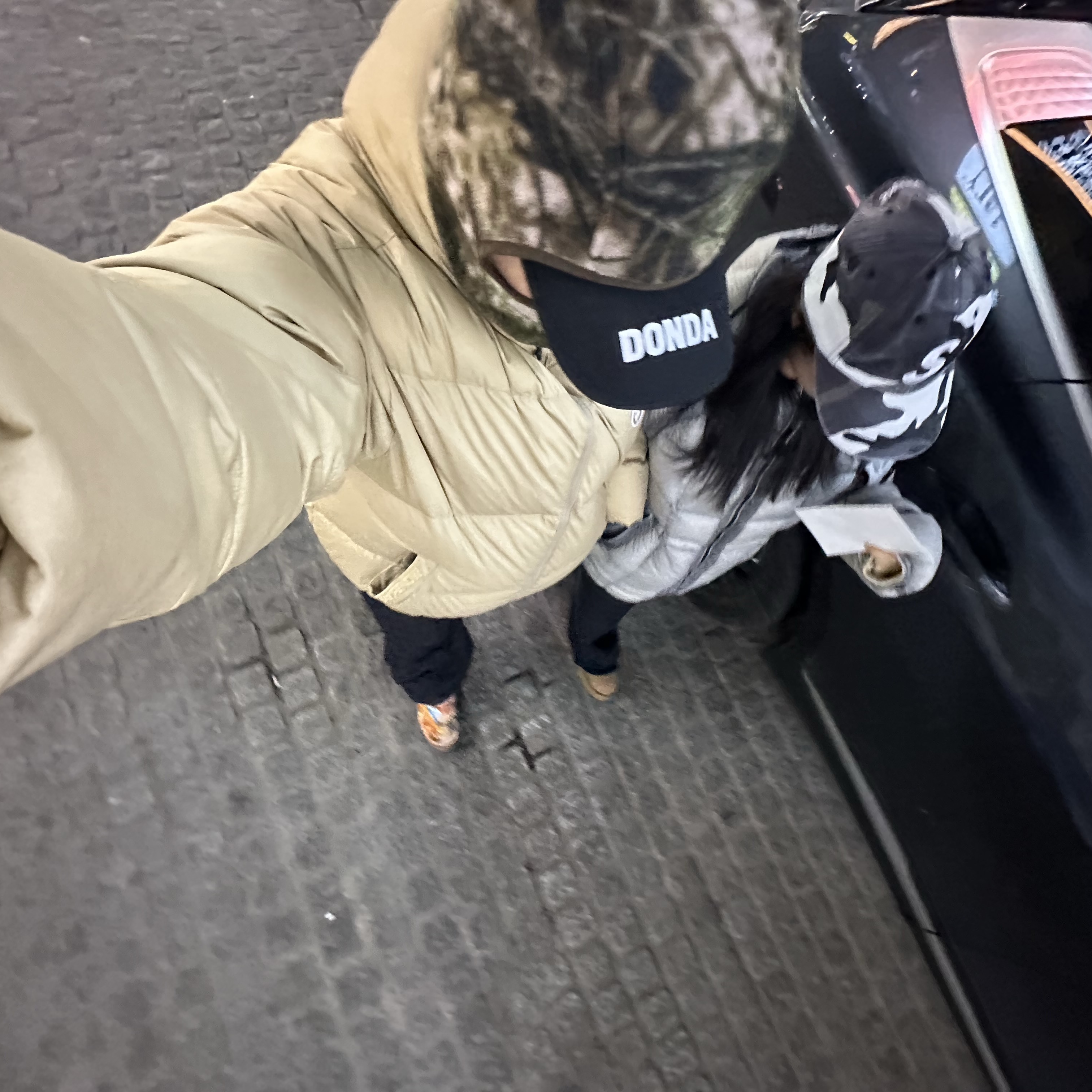 Supreme Polartec Face Mask Half Zip Hooded Sweatshirt TrueTimber Koda Camo - 25FW, C.P. Company Korea Exclusive D.D. Shell Hooded Down Jacket Lunar Rock - 25FW 착용 스타일