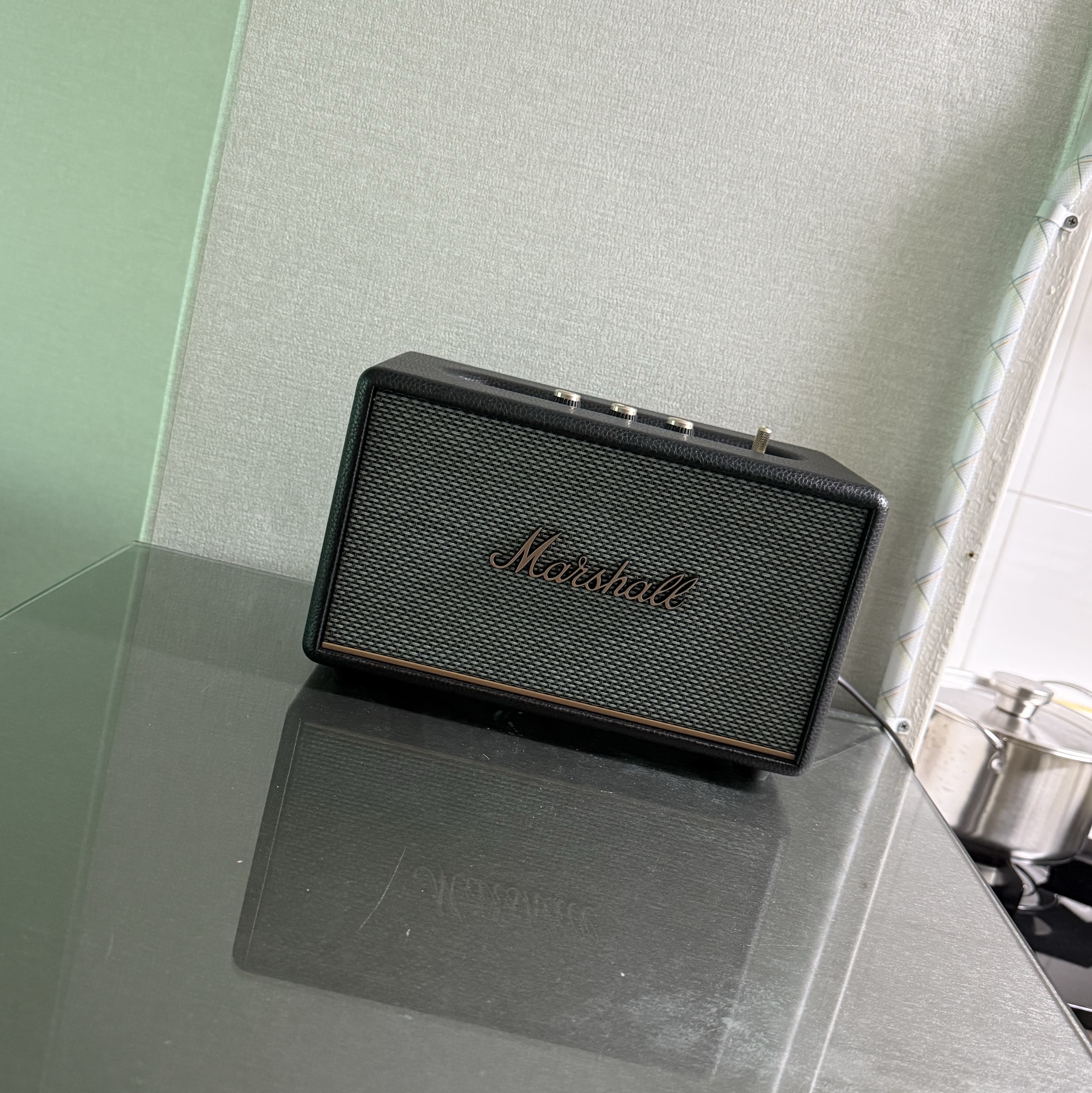 Marshall Acton III Bluetooth Black (Korean Ver.) 착용 스타일