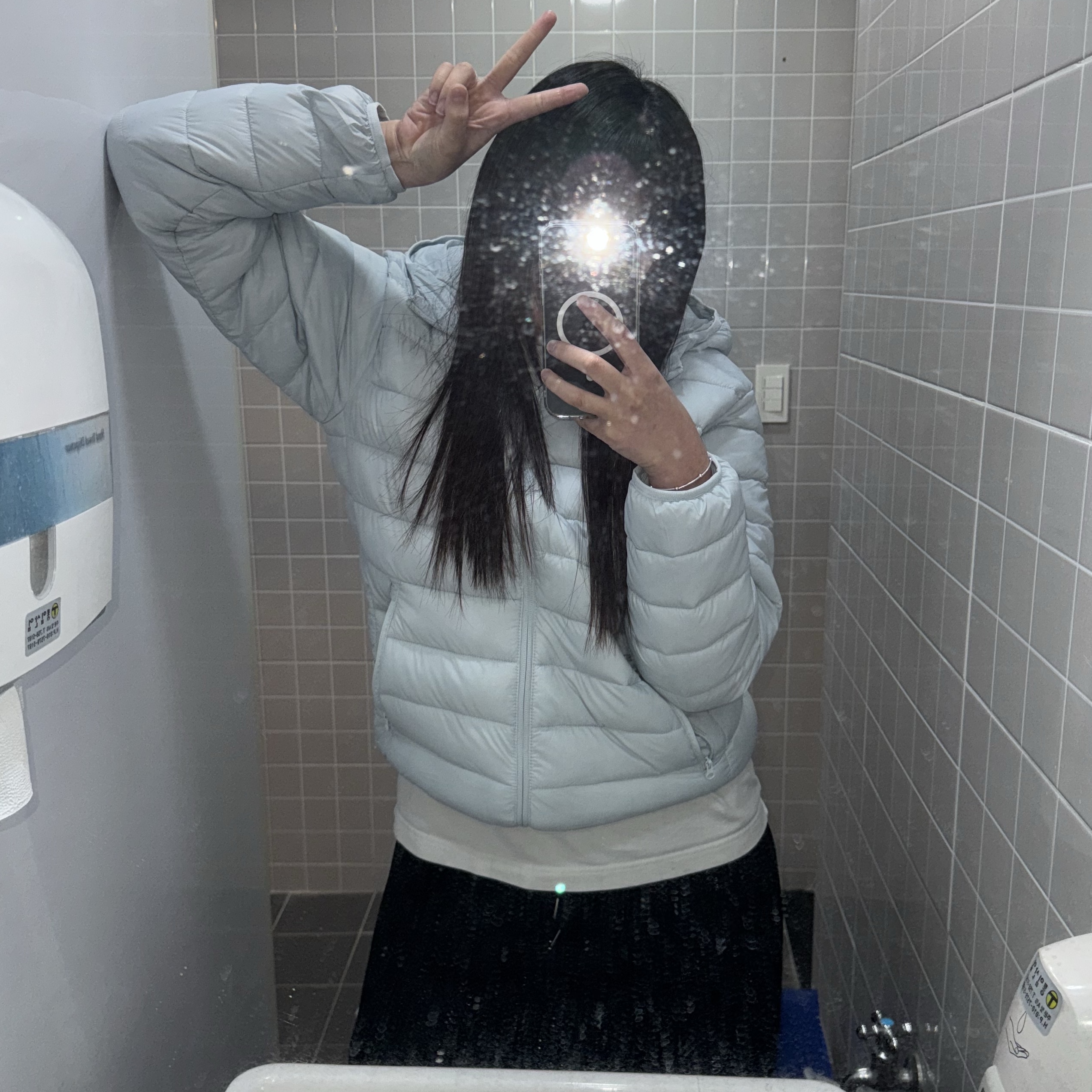 Spao Thin-Light Hooded Jacket Pale Blue, Uniqlo UTme! x Gyulmedal Graphic T-Shirt White - KR 착용 스타일