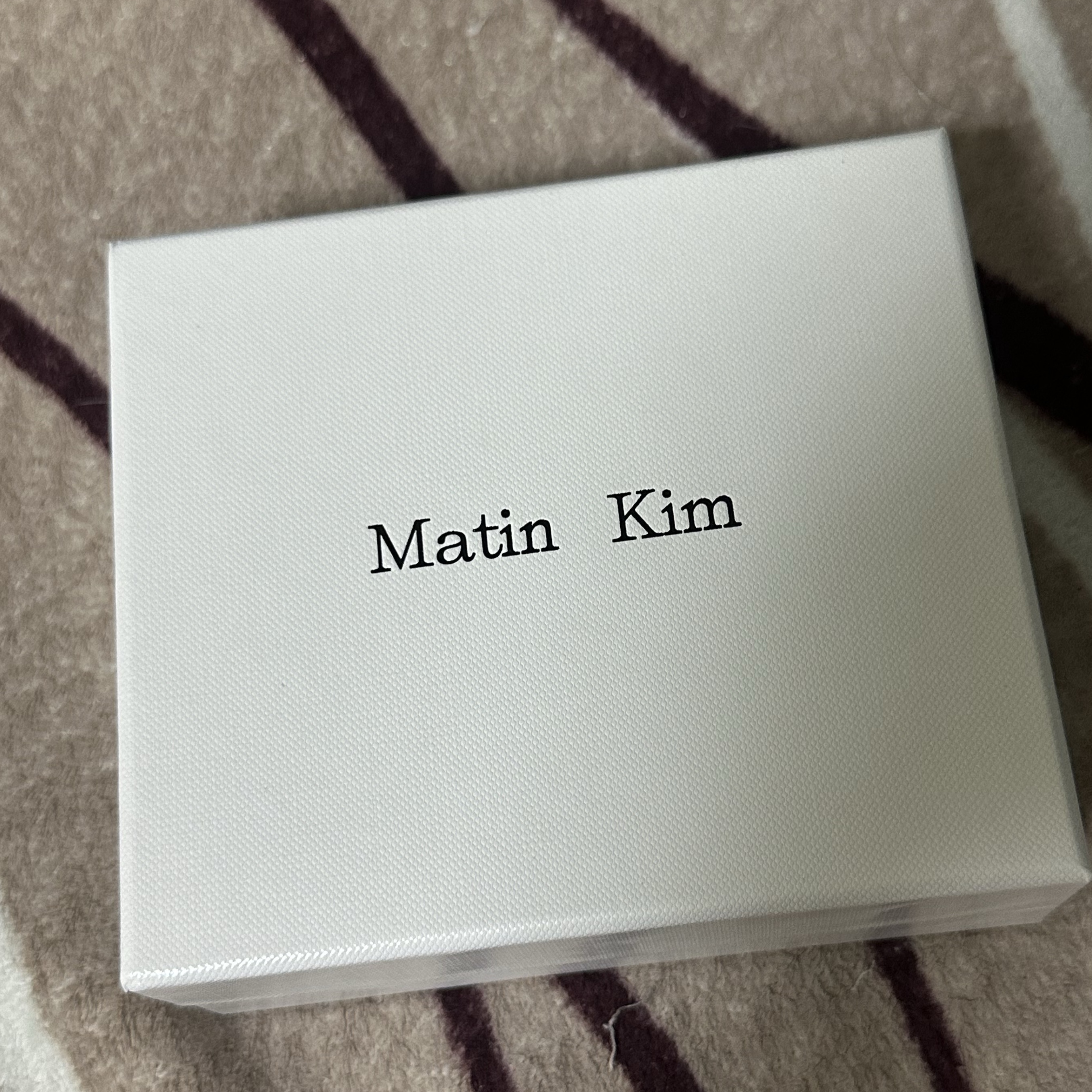 Matin Kim Accordion Wallet Silver 착용 스타일 - 2