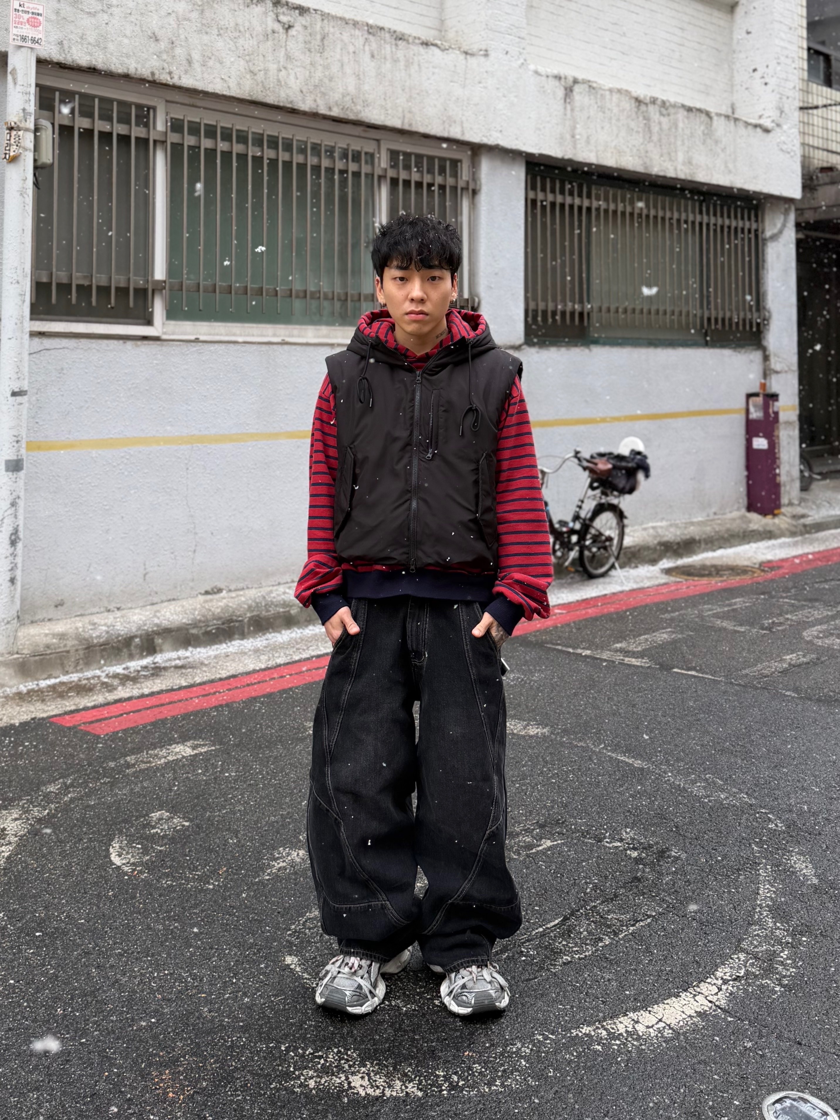 Balenciaga 3XL Sneakers Grey White Red 착용 스타일 - 3