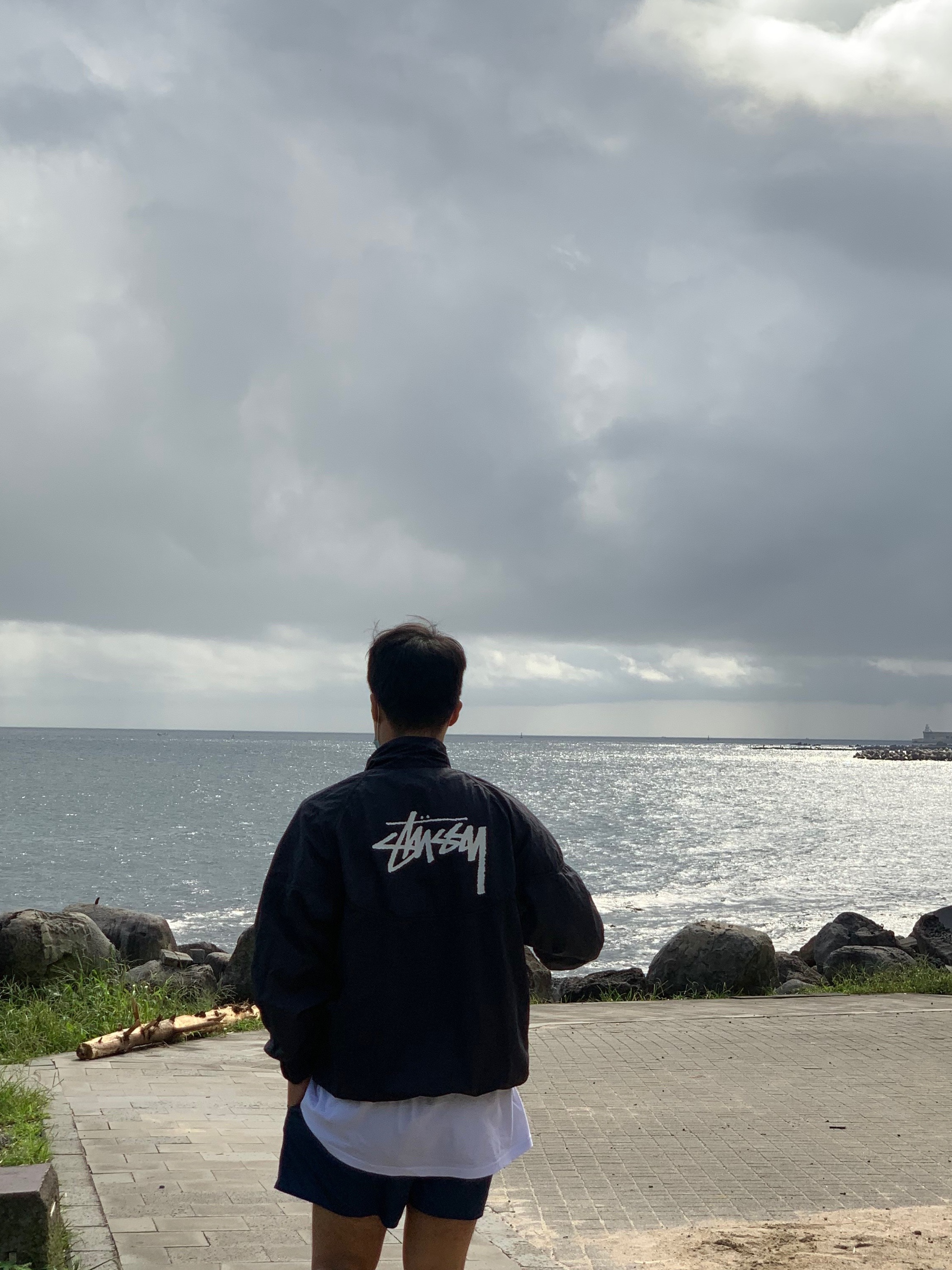 Nike x Stussy Windrunner Jacket Off Noir 착용 스타일