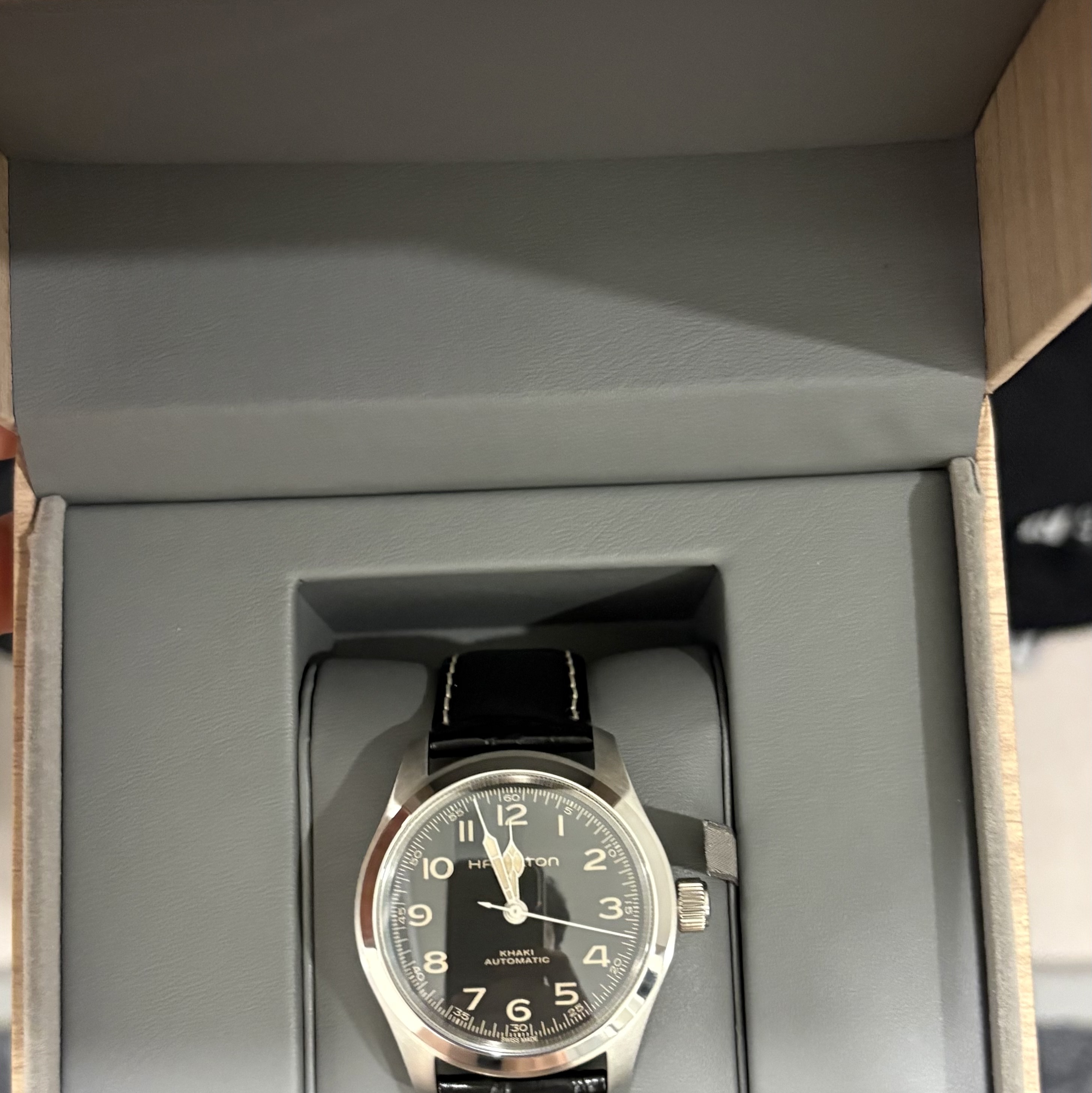Hamilton Khaki Field Murph 38mm Automatic Stainless Steel Leather Black 착용 스타일