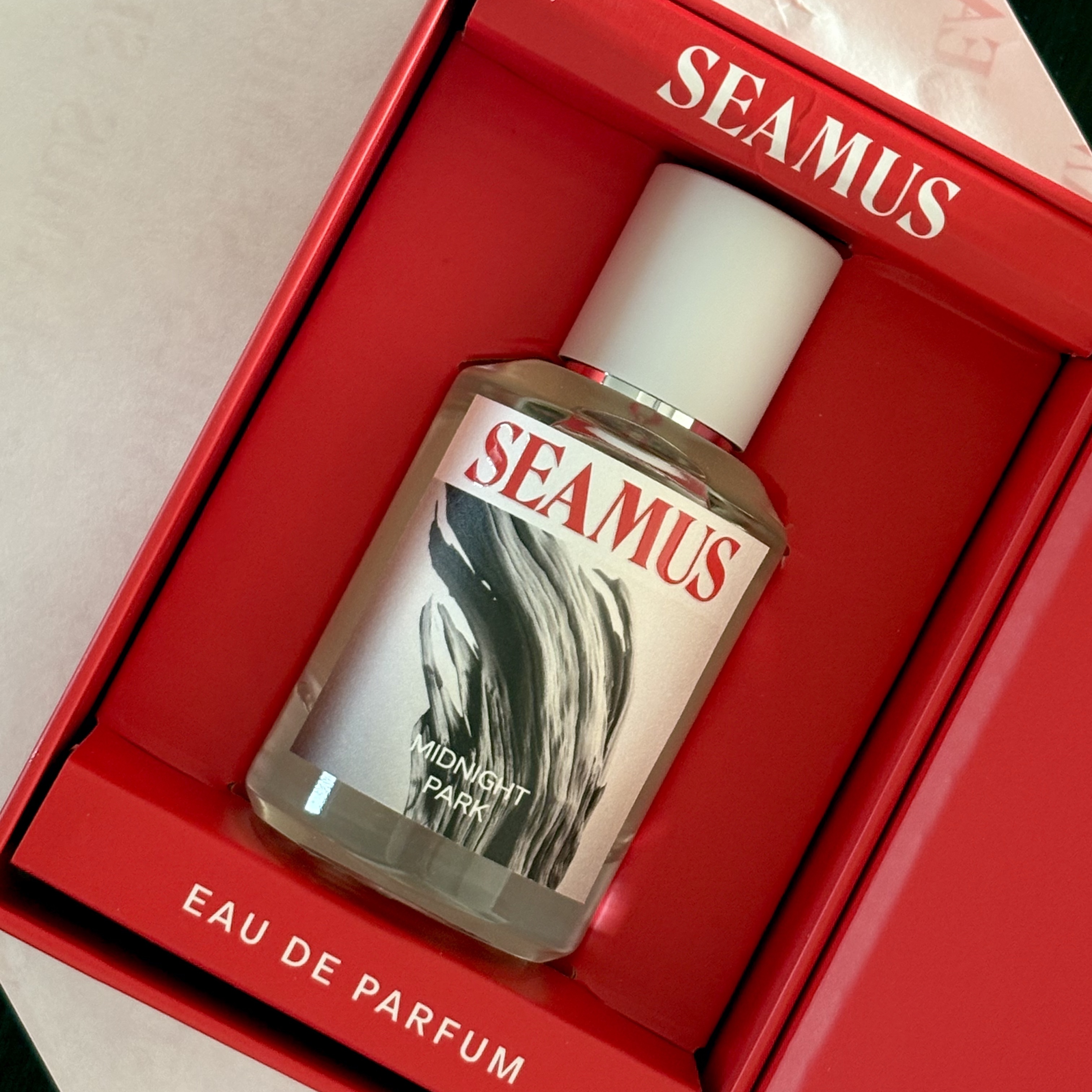 [3% 적립] SEAMUS Signature Eau de Parfum 50ml (6 Options) 착용 스타일 - 2