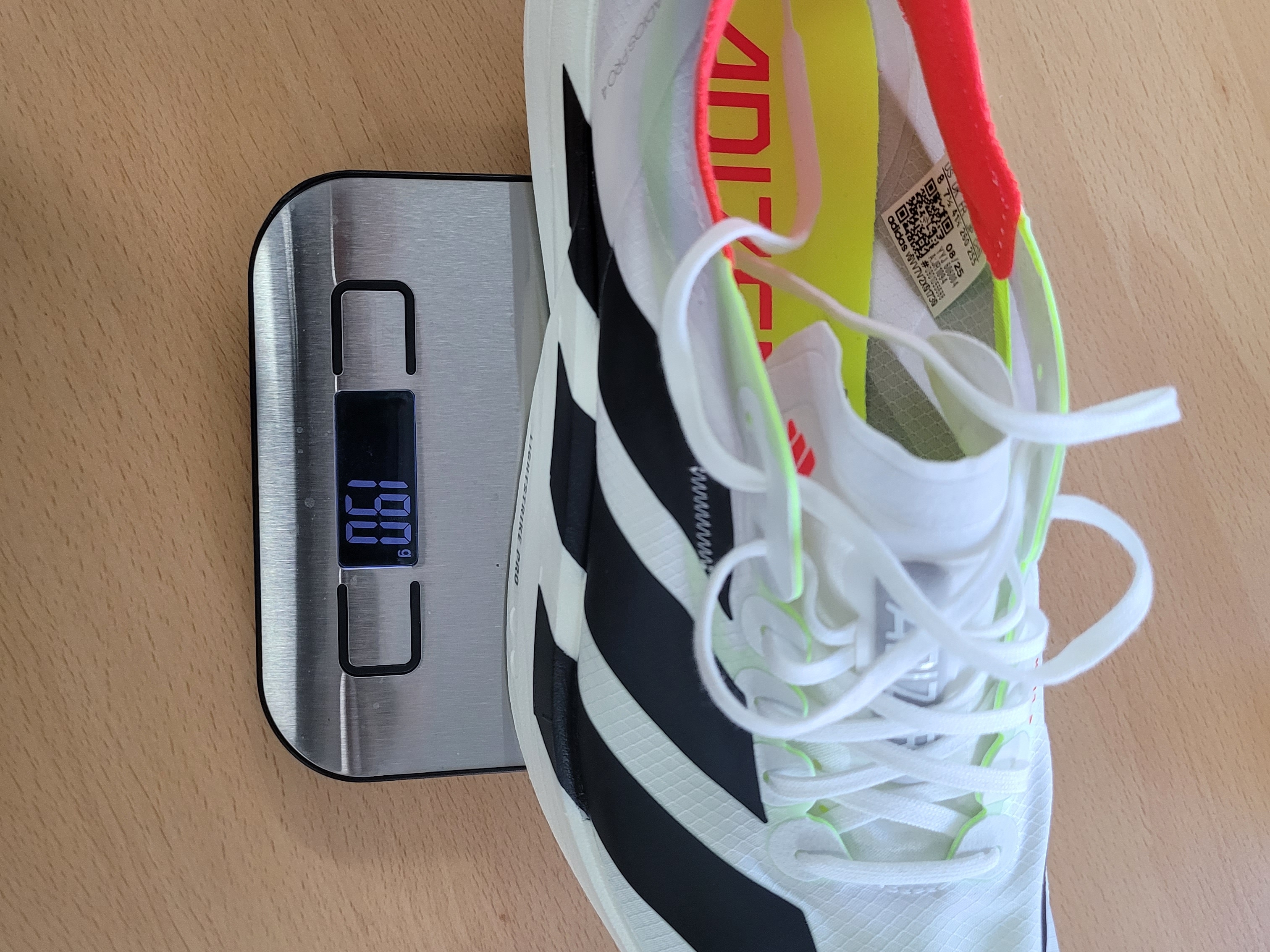 Adidas Adizero Adios Pro 4 Cloud White Core Black 착용 스타일 - 2