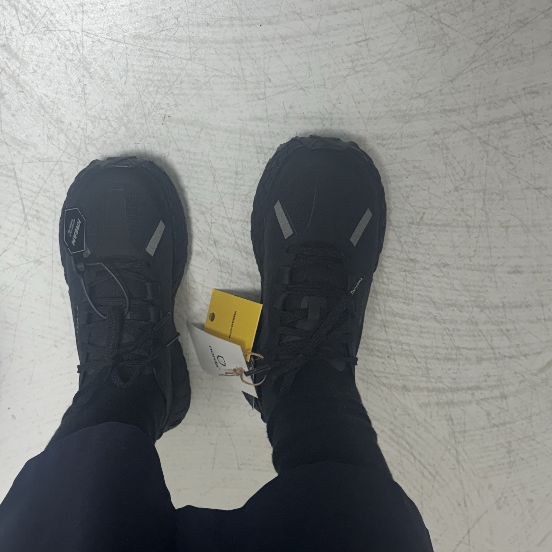 (W) Norda 001/A Stealth Black 착용 스타일