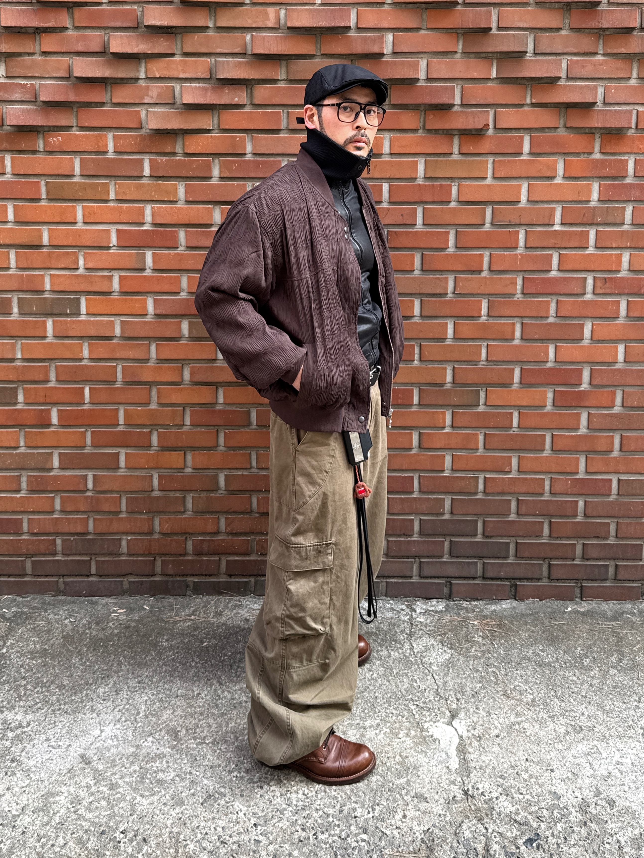 noun Wave Pleated Blouson Brown, noun Washed Cargo Pants Khaki 착용 스타일 - 2