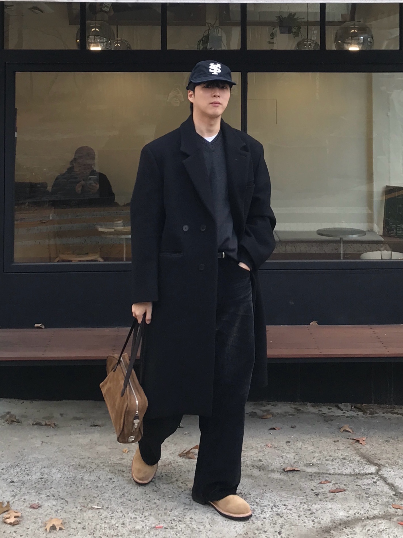 noun Layered V Neck Knit Charcoal, Sunday Ceremony Sy Logo 5 Panel Cotton Cap - Navy 착용 스타일 - 3