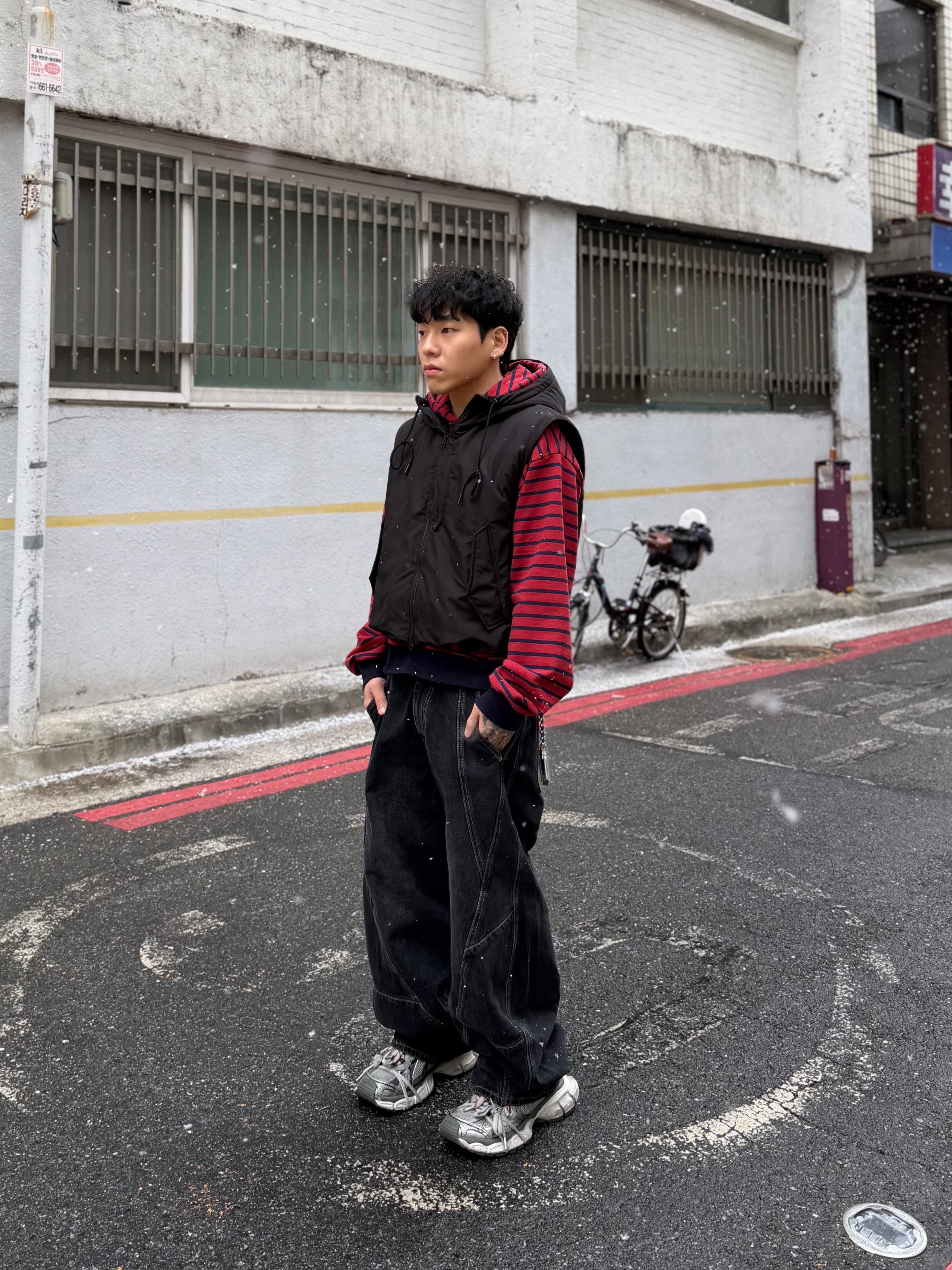 Balenciaga 3XL Sneakers Grey White Red 착용 스타일 - 4