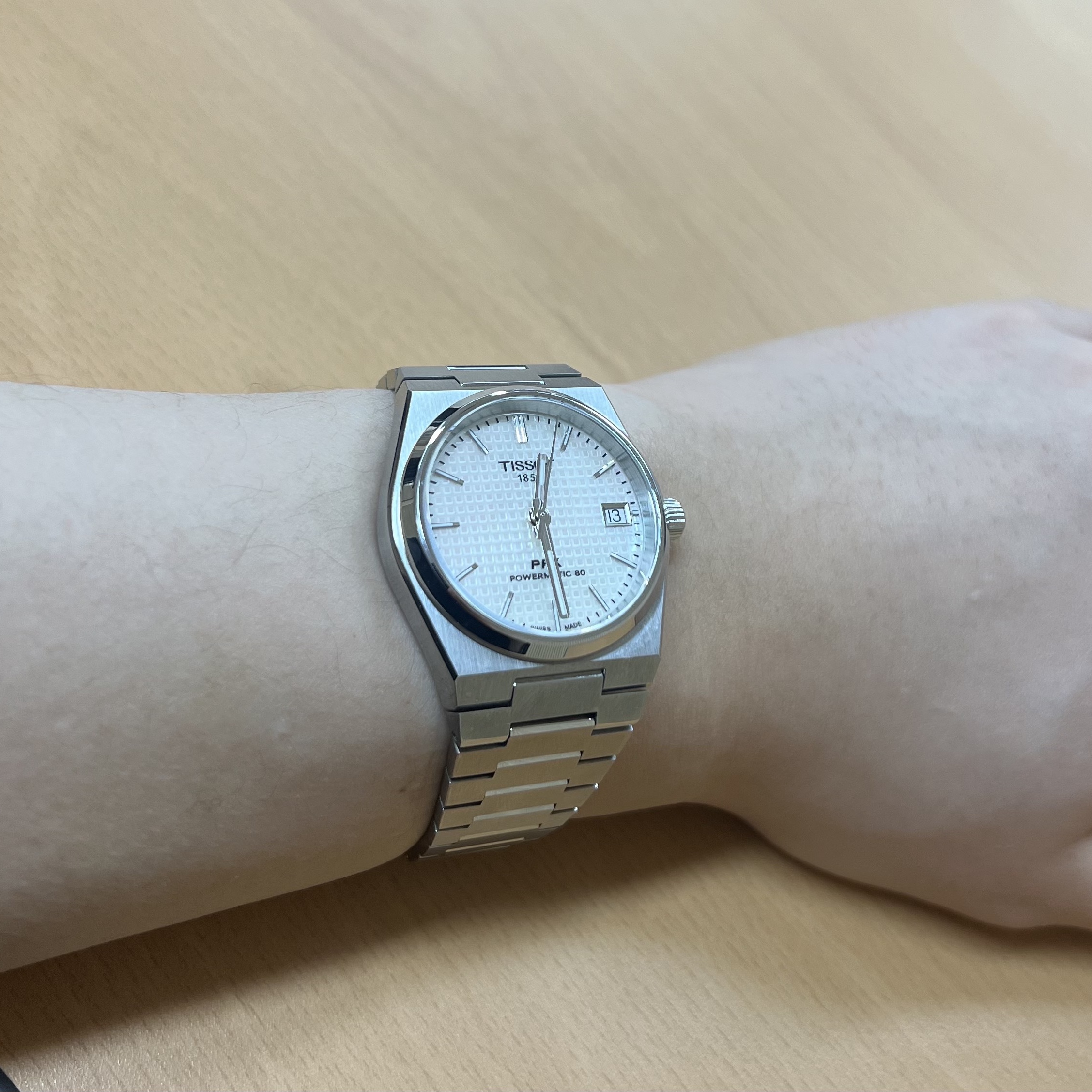 Tissot PRX Powermatic 80 35mm Steel Mother of Pearl 착용 스타일