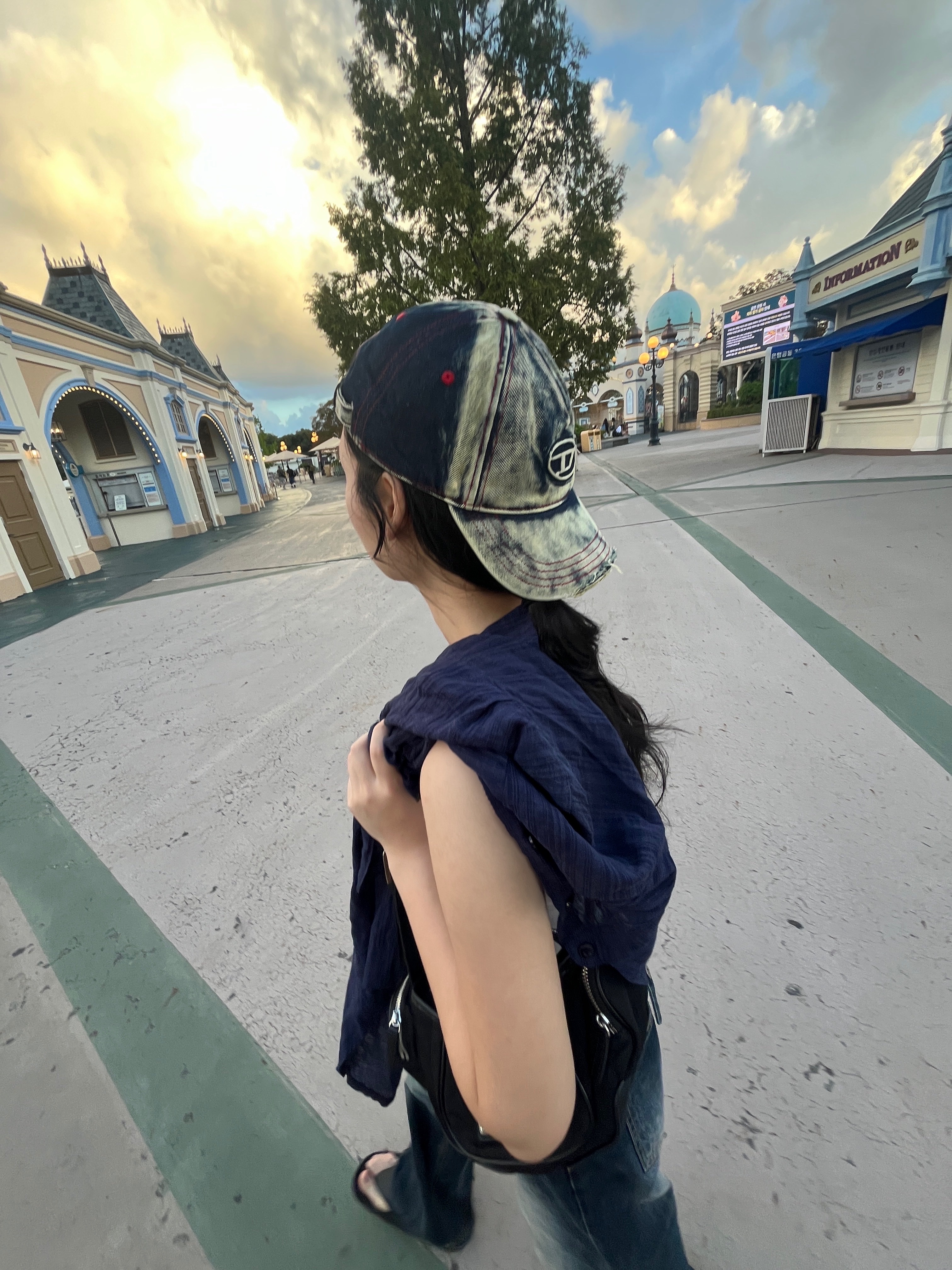 Diesel C-Seymon Treated Denim Baseball Cap Blue White 착용 스타일 - 1