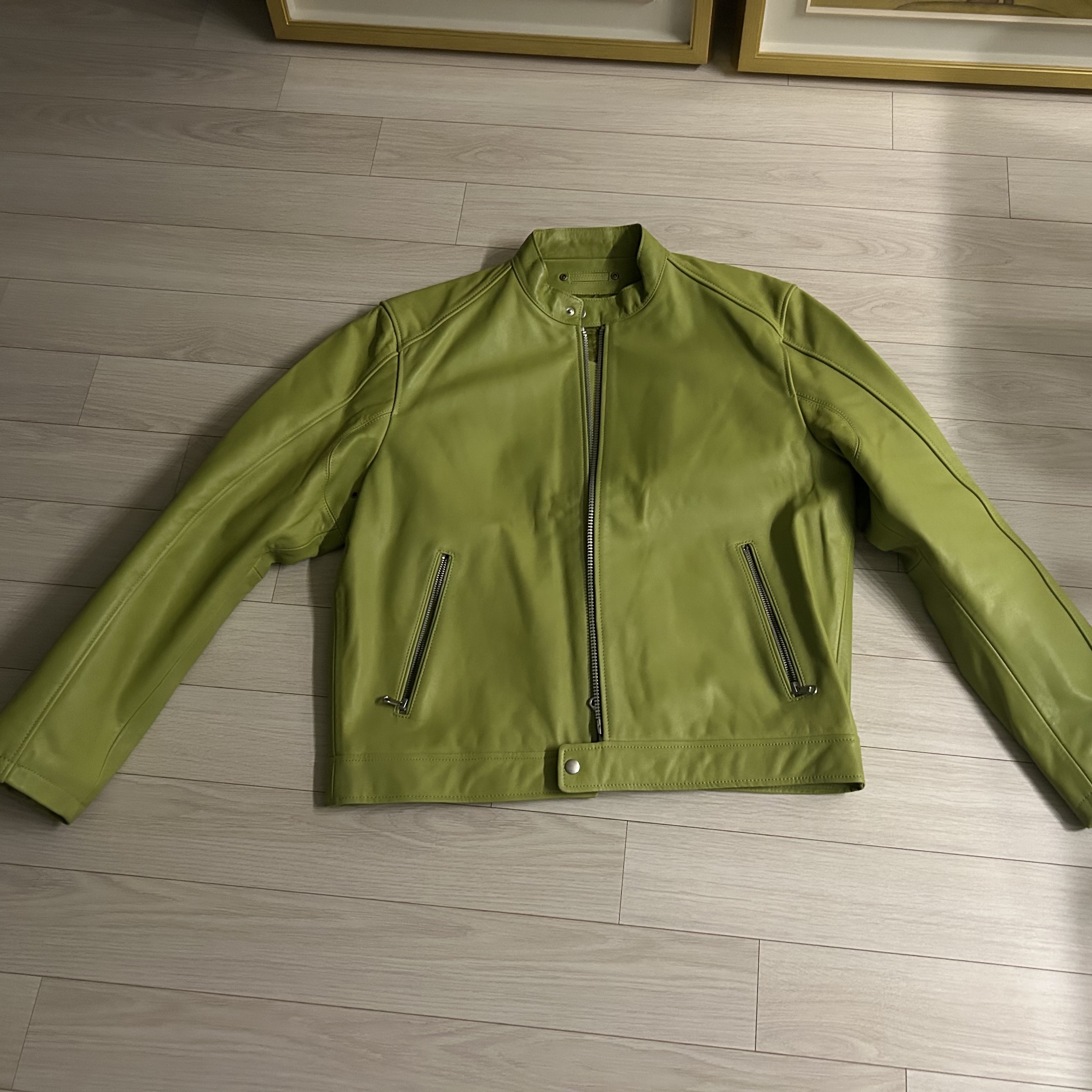 Stussy Cafe Racer Leather Jacket Lime 착용 스타일 - 2