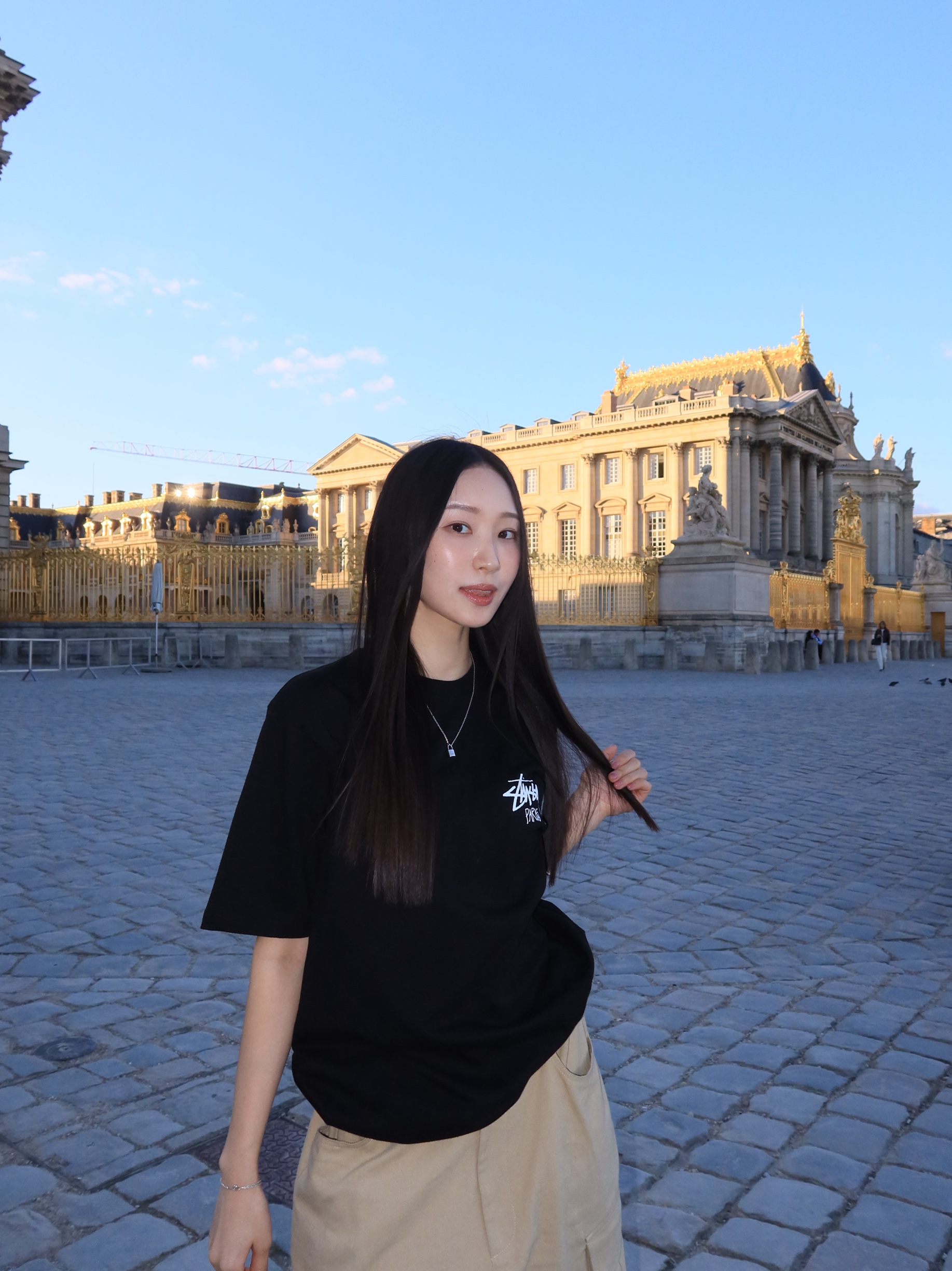 Stussy Stock Paris T-Shirt Black, Louis Vuitton Silver Lockit Pendant Necklace Sterling Silver 착용 스타일