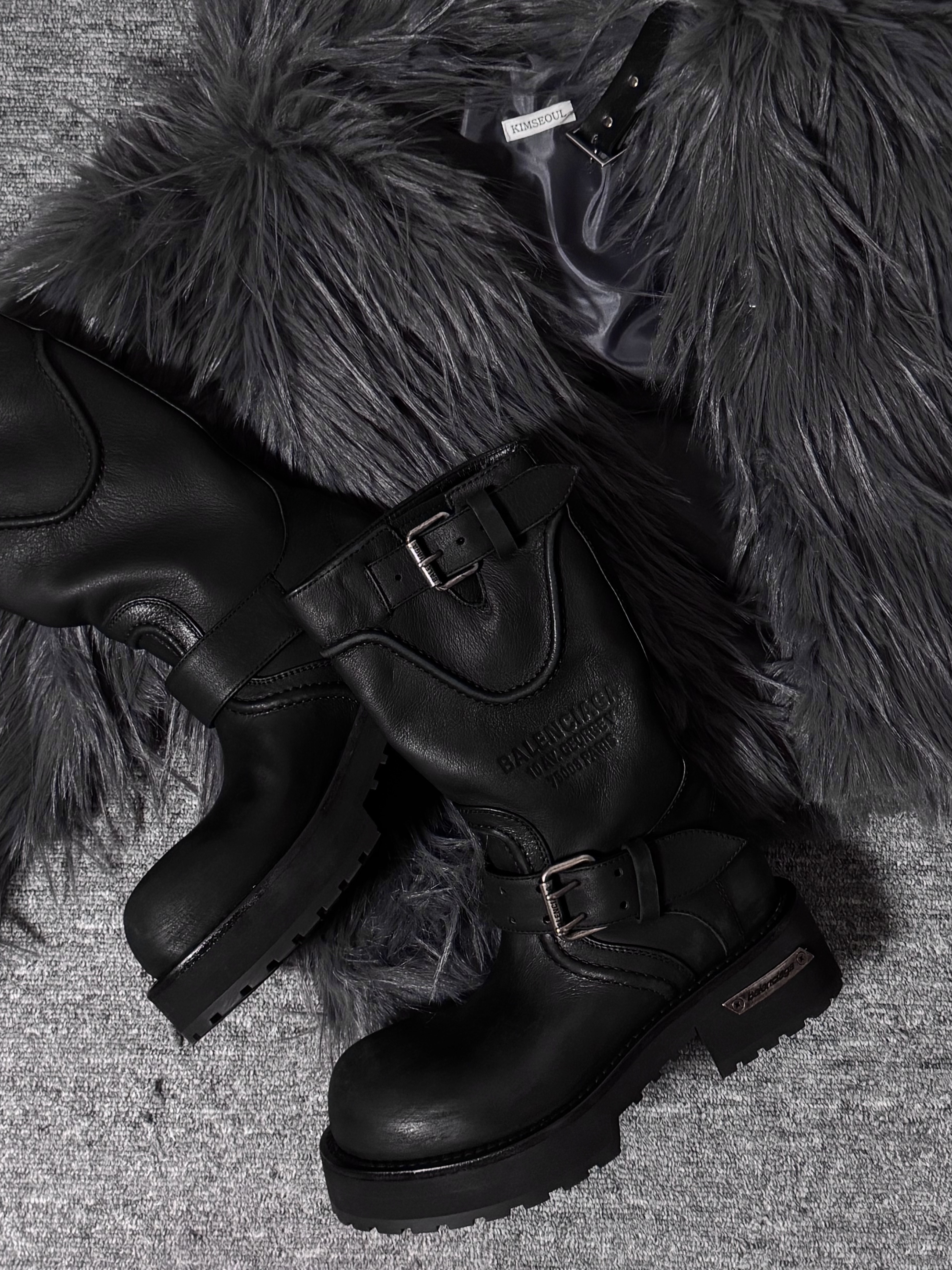 Balenciaga Venom Boot Black 착용 스타일
