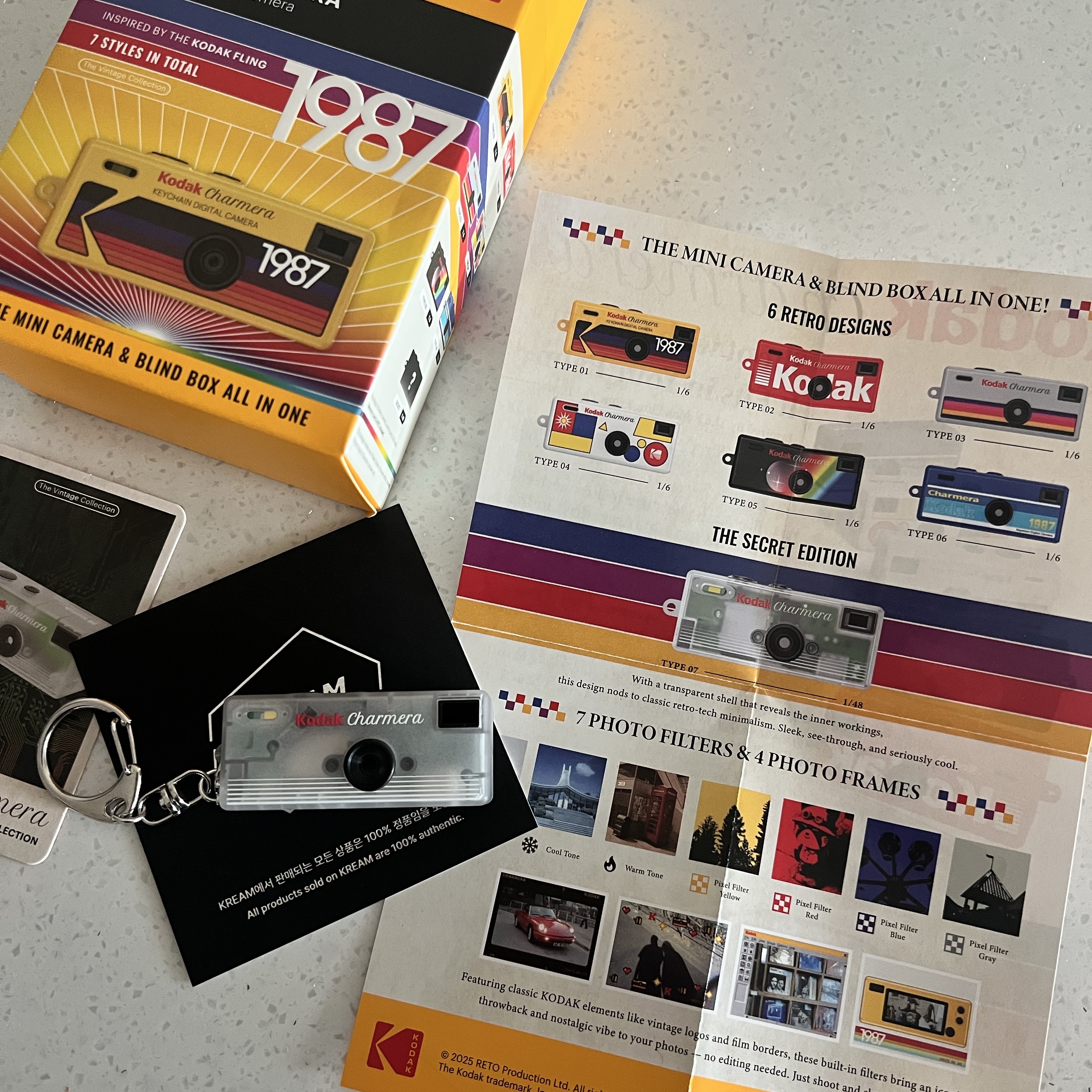 Kodak Charmera Key Chain Film Camera Sealed Case (1 Blind Box) 착용 스타일