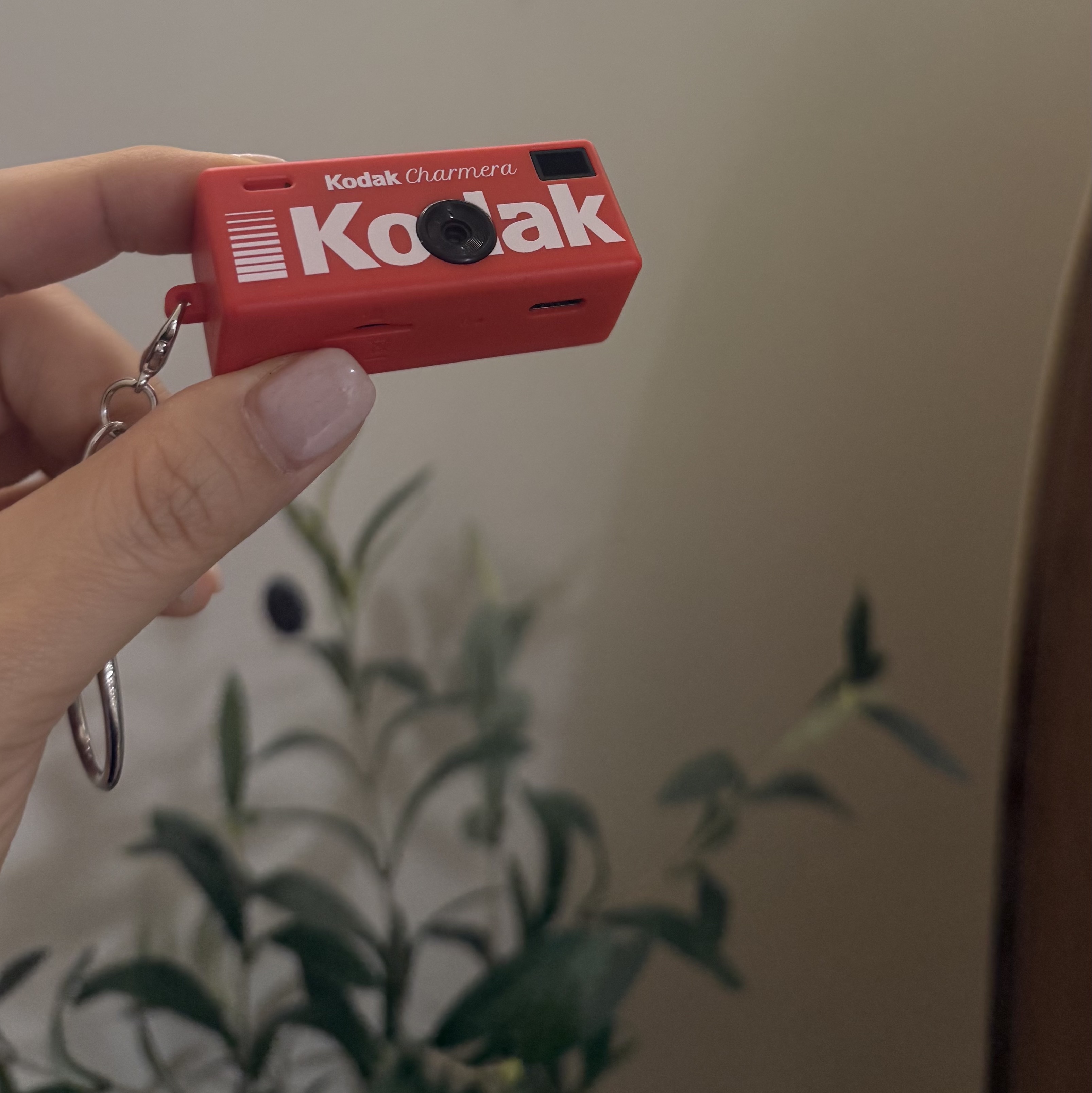 Kodak Charmera Key Chain Film Camera Sealed Case (1 Blind Box) 착용 스타일