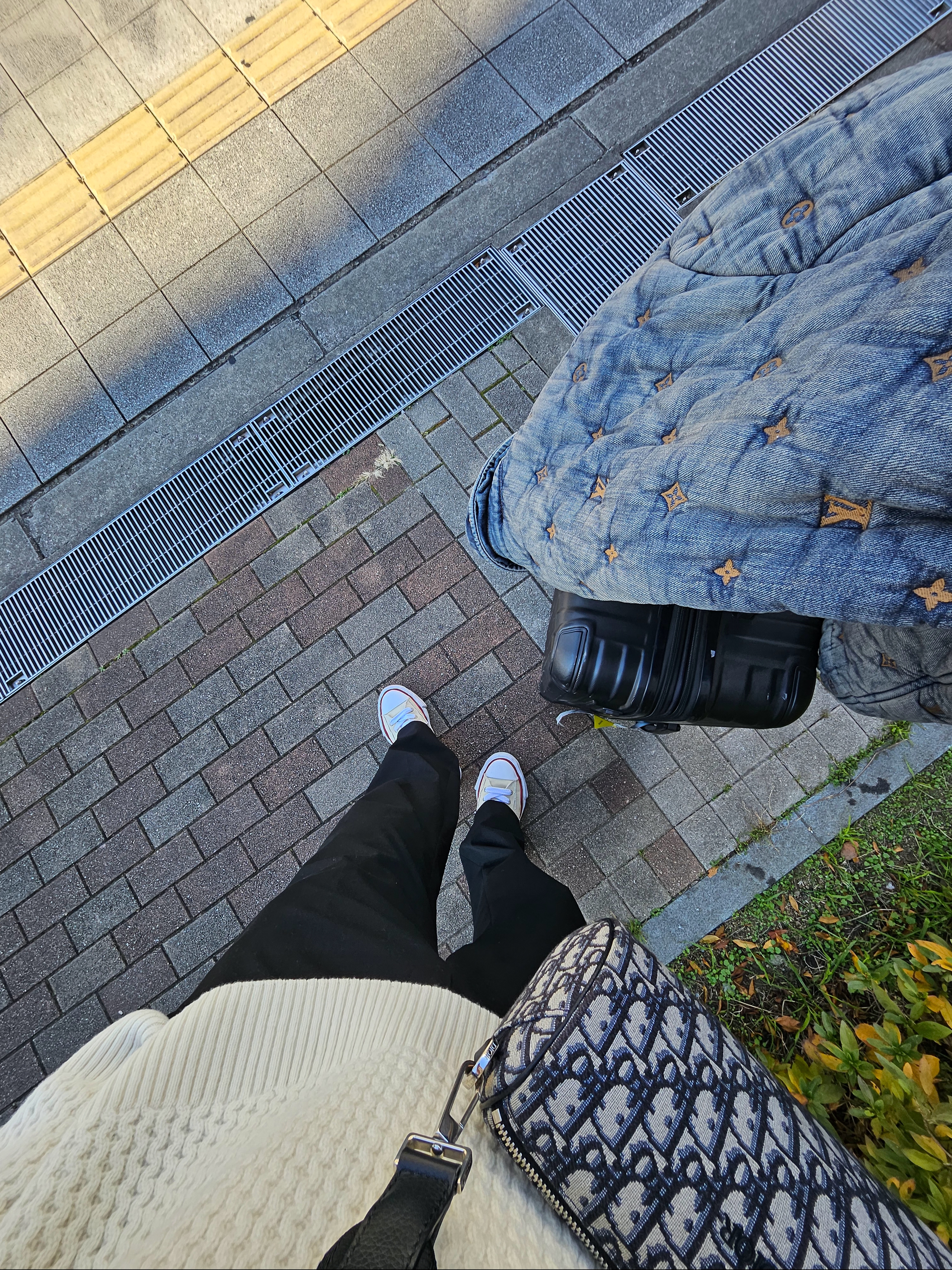 Maison Mihara Yasuhiro Peterson OG Sole Canvas Low-top Sneakers Natural, Louis Vuitton Padded Denim Monogram Overshirt Indigo 착용 스타일