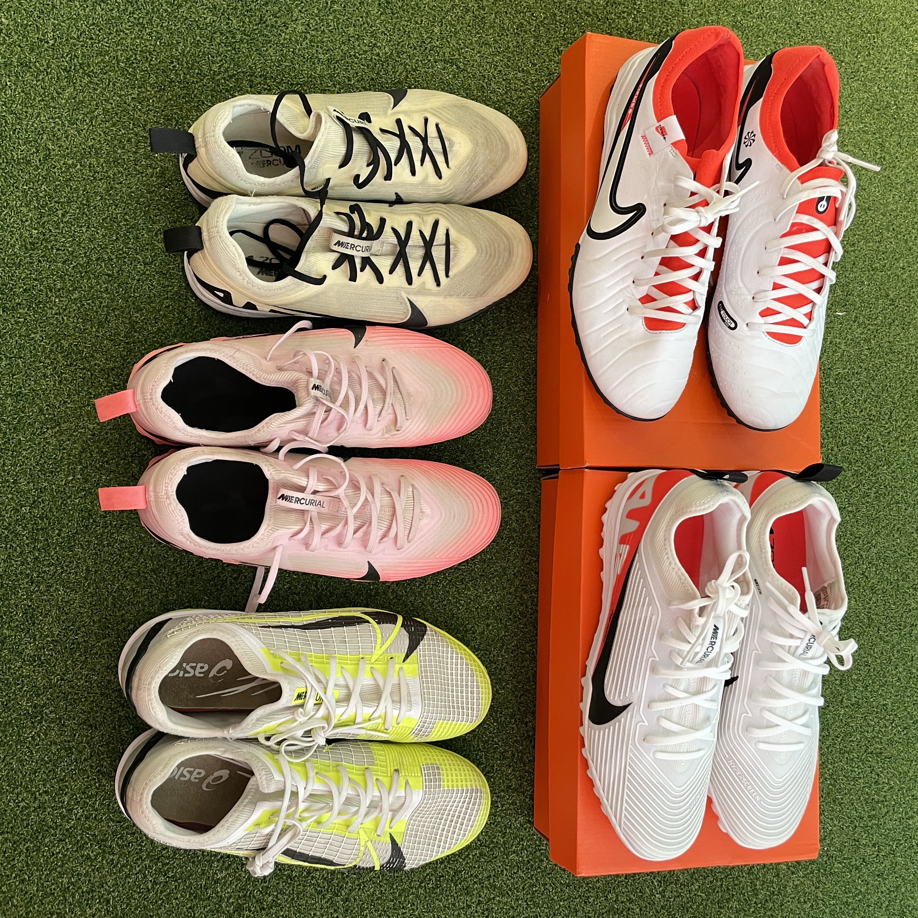 Nike Zoom Mercurial Vapor 14 Pro TF White Black, Nike Zoom Mercurial Vapor 15 Pro TF Pink Foam Black 착용 스타일 - 1