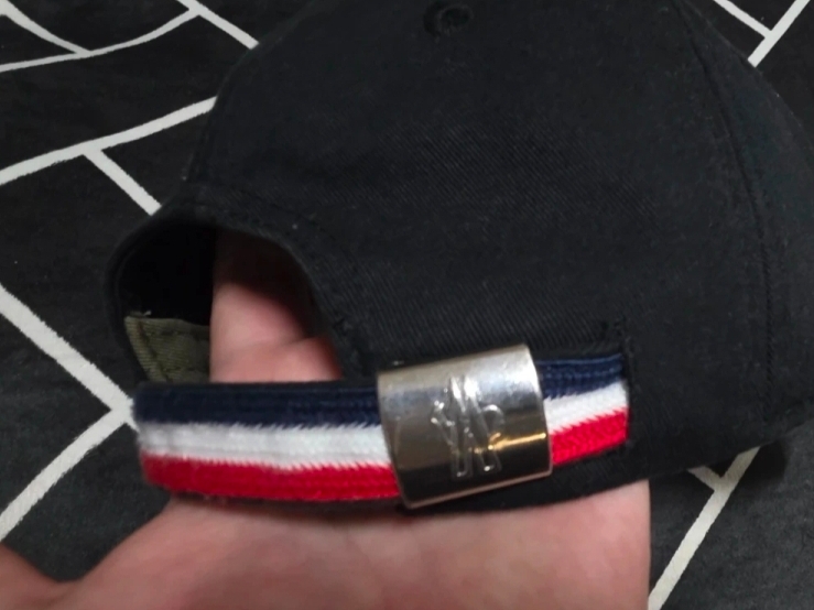 Moncler Logo Baseball Cap Black- 23SS 착용 스타일 - 3