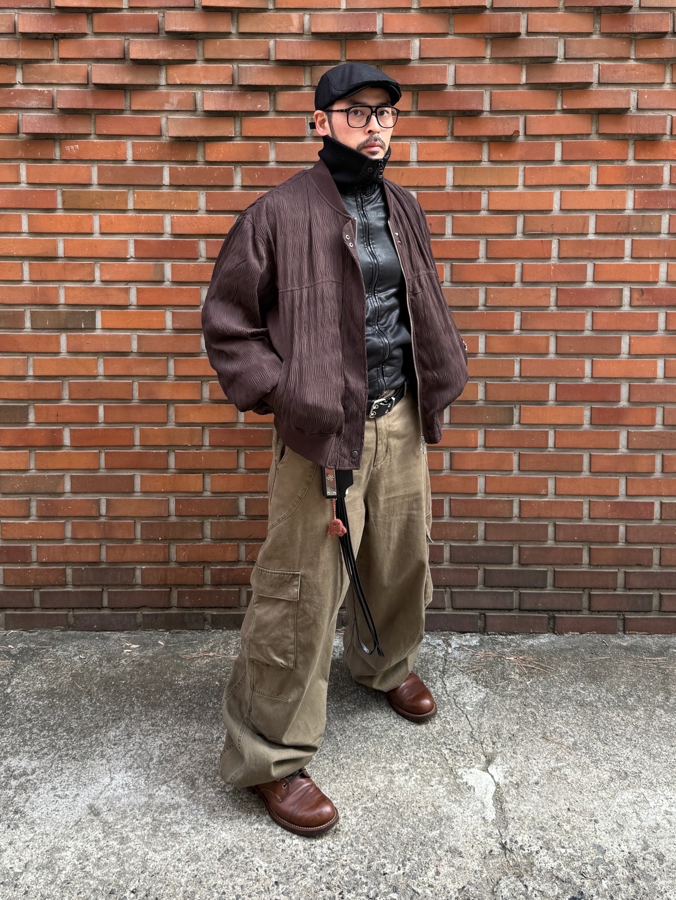noun Wave Pleated Blouson Brown, noun Washed Cargo Pants Khaki 착용 스타일 - 3