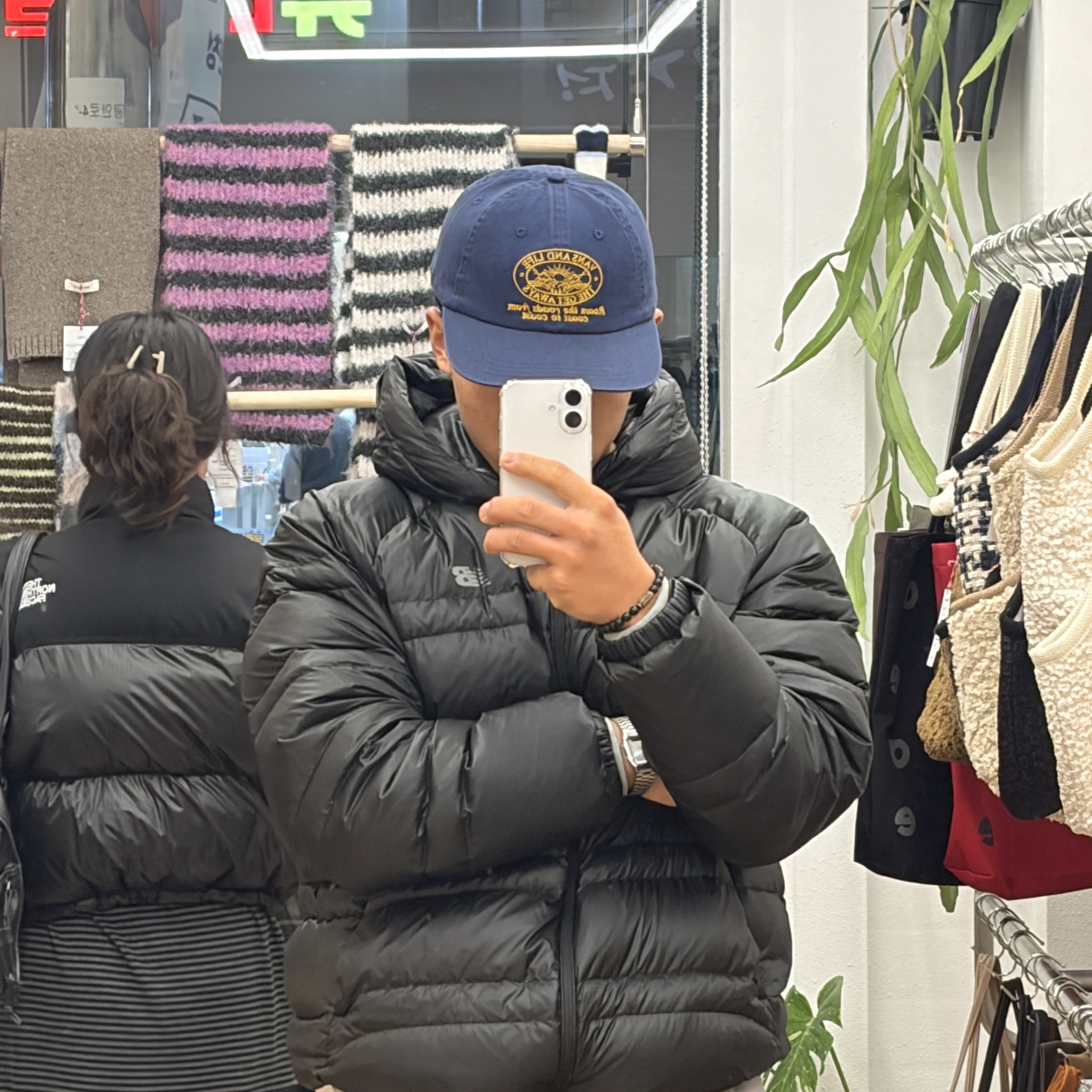 New Balance Flying 77 Superlight Hooded Goose Down Jacket Black, Deus Ex Machina Seoul College Address Long Sleeve T-Shirt M Grey 착용 스타일 - 2
