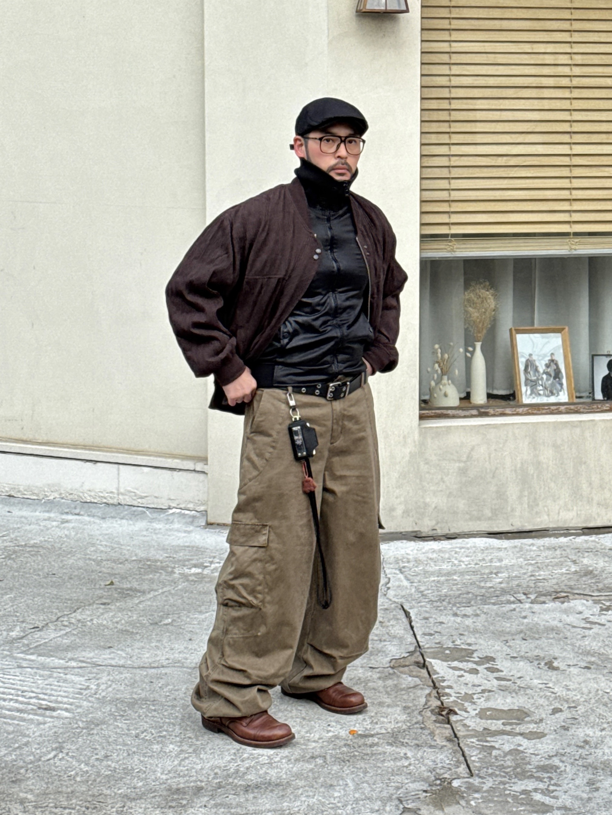 noun Wave Pleated Blouson Brown, noun Washed Cargo Pants Khaki 착용 스타일 - 1