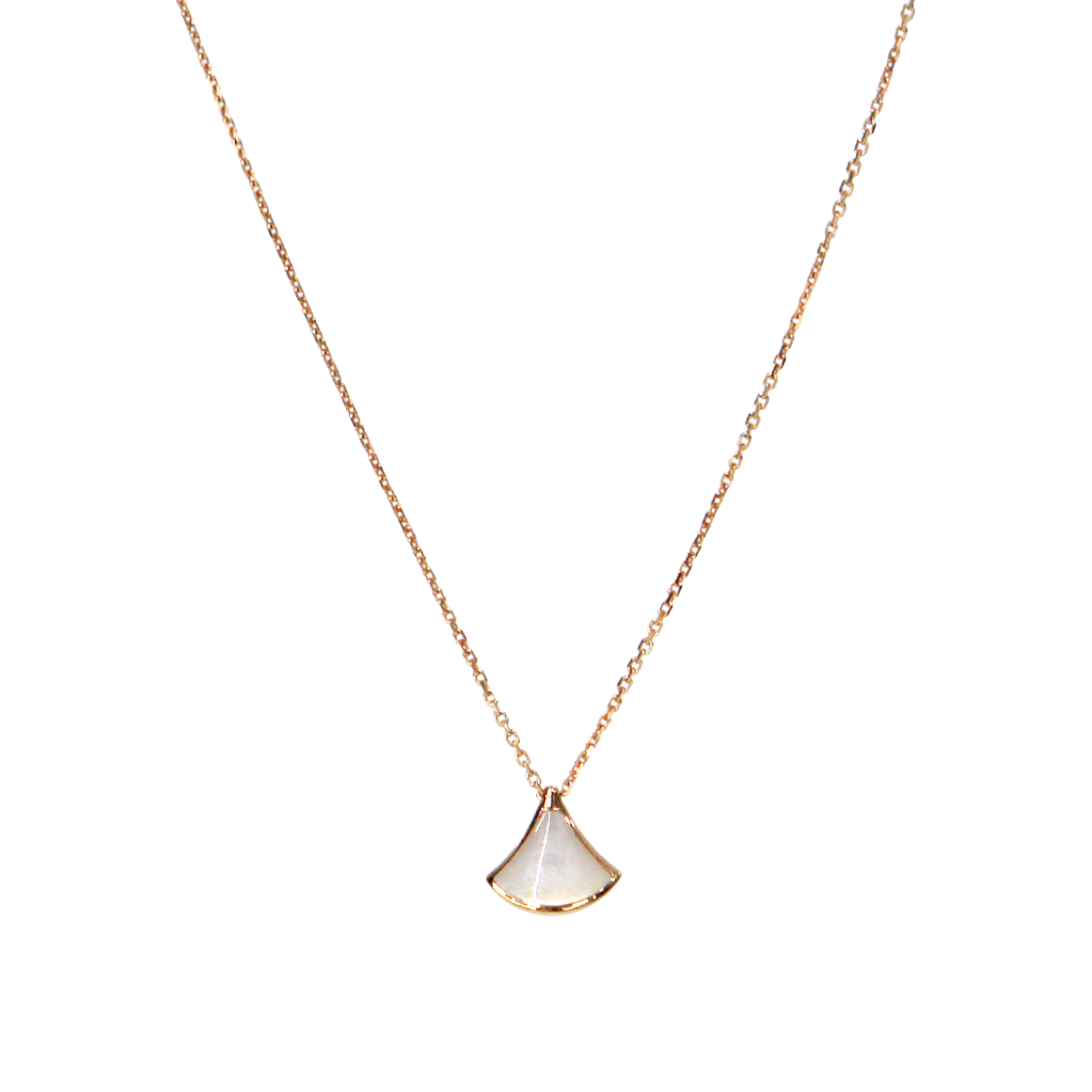 ITBO4P74PT66 Bulgari 18K Mother-of-Pearl Divas' Dream Necklace D-B46384
