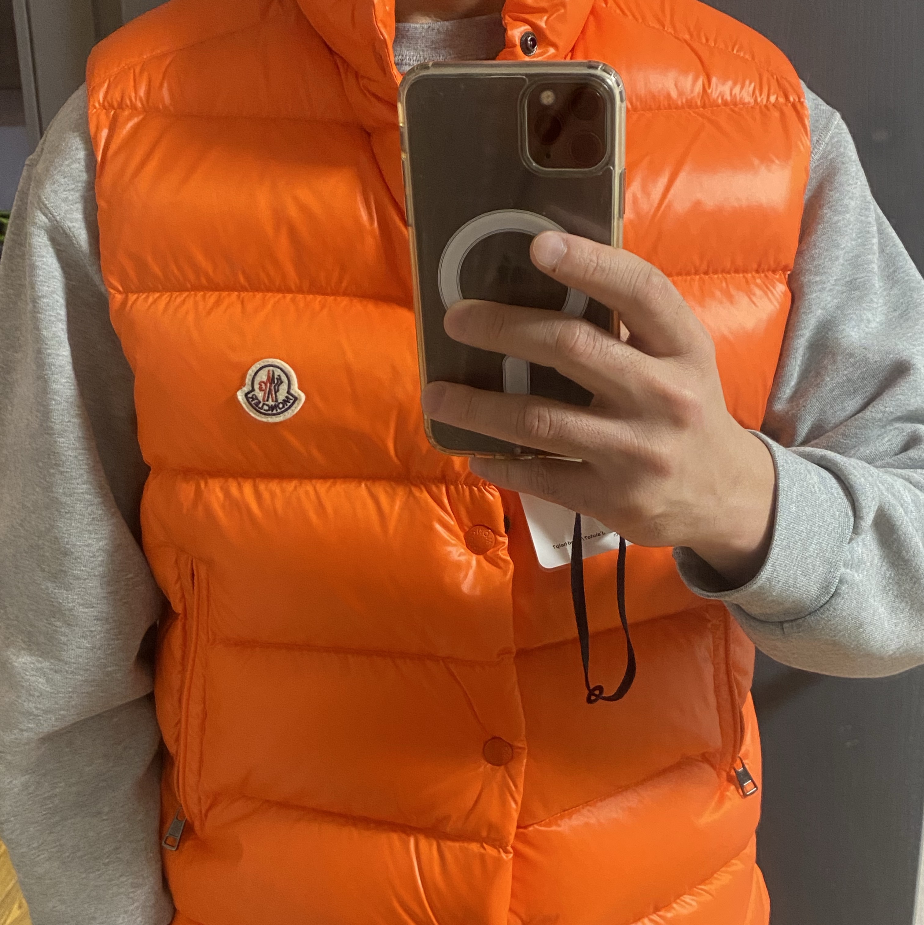 Moncler Tibb Down Gilet Orange - 23FW 착용 스타일 - 2