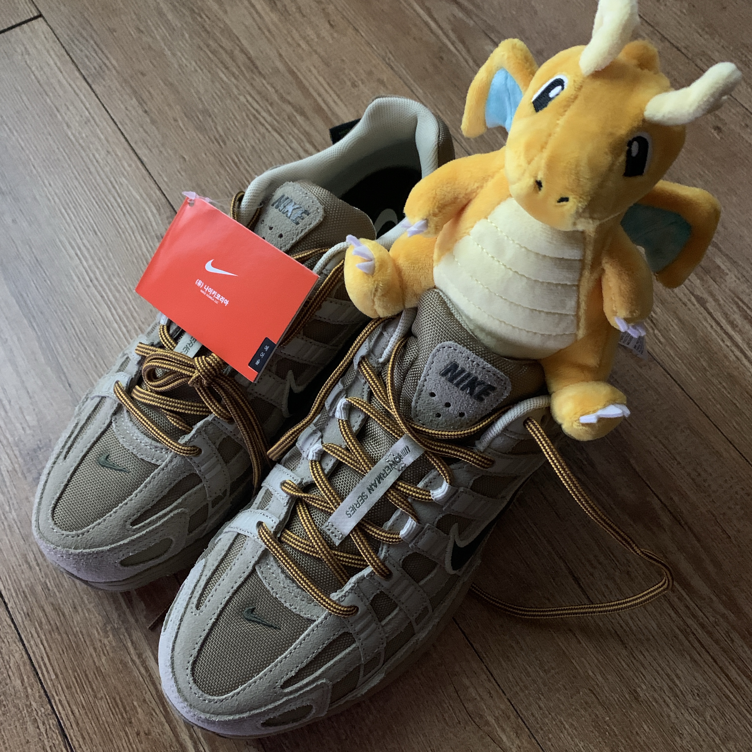 Nike P-6000 Premium Cordura Filbert Desert Khaki 착용 스타일