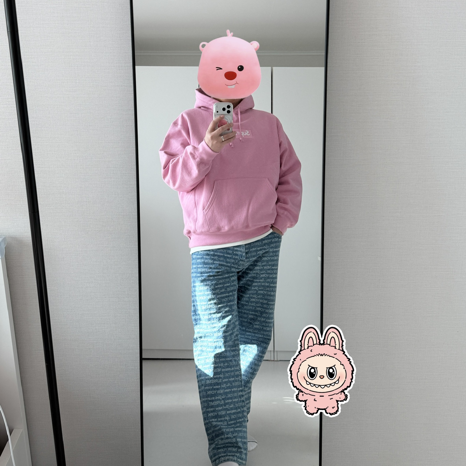 Supreme Box Logo Hooded Sweatshirt Dusty Pink - 24FW, Supreme Multi Type Jacquard Regular Jean Blue - 22FW 착용 스타일 - 1