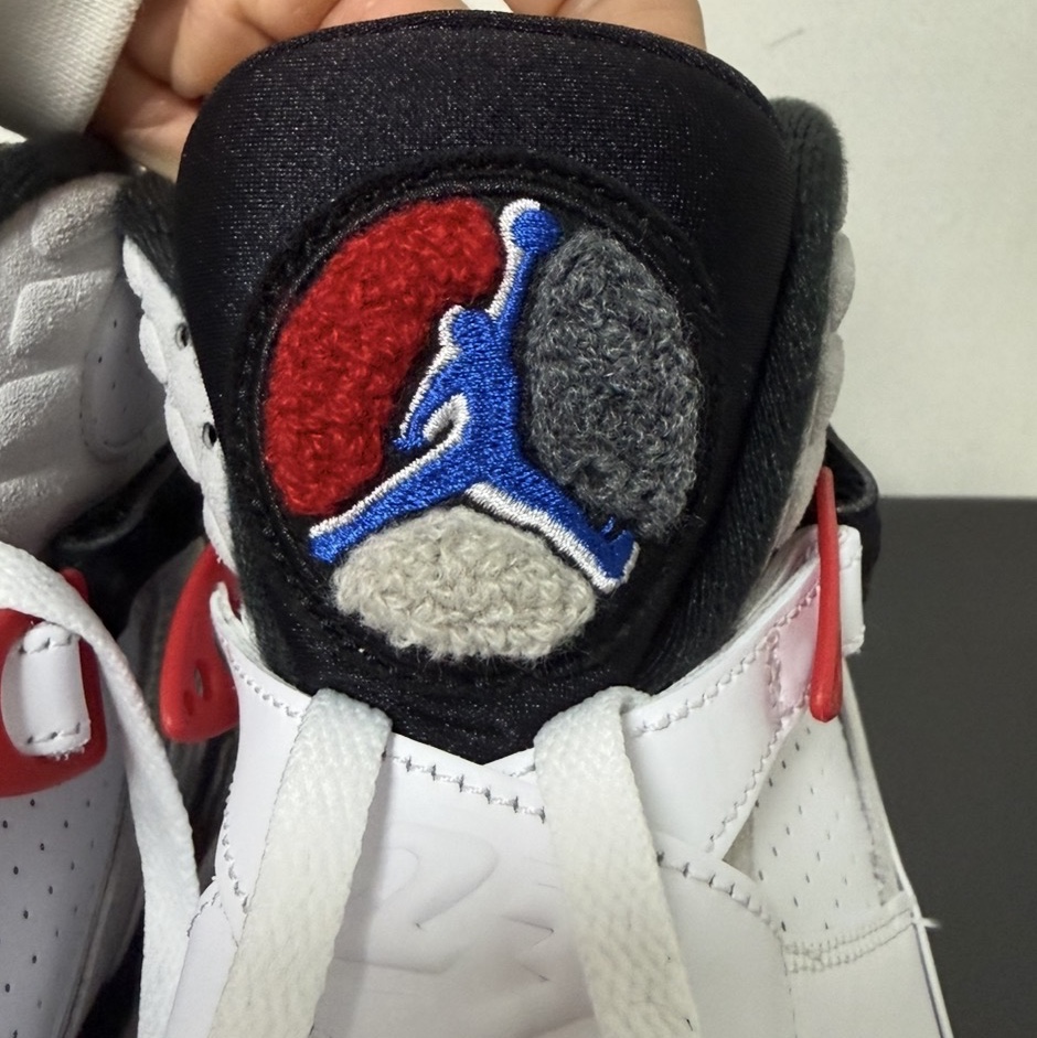 Jordan 8 Retro Bugs Bunny 2025 착용 스타일 - 2